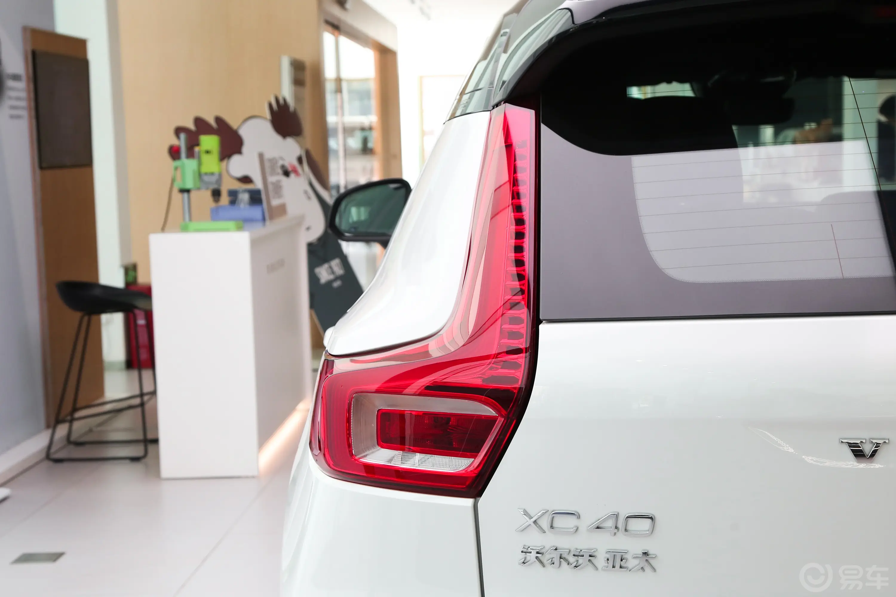 沃尔沃XC40新能源640km 两驱长续航版外观灯组