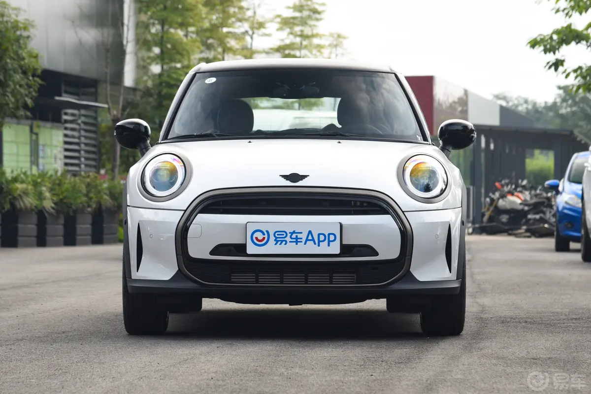 MINI1.5T COOPER 国王十字特别版 五门版正前水平