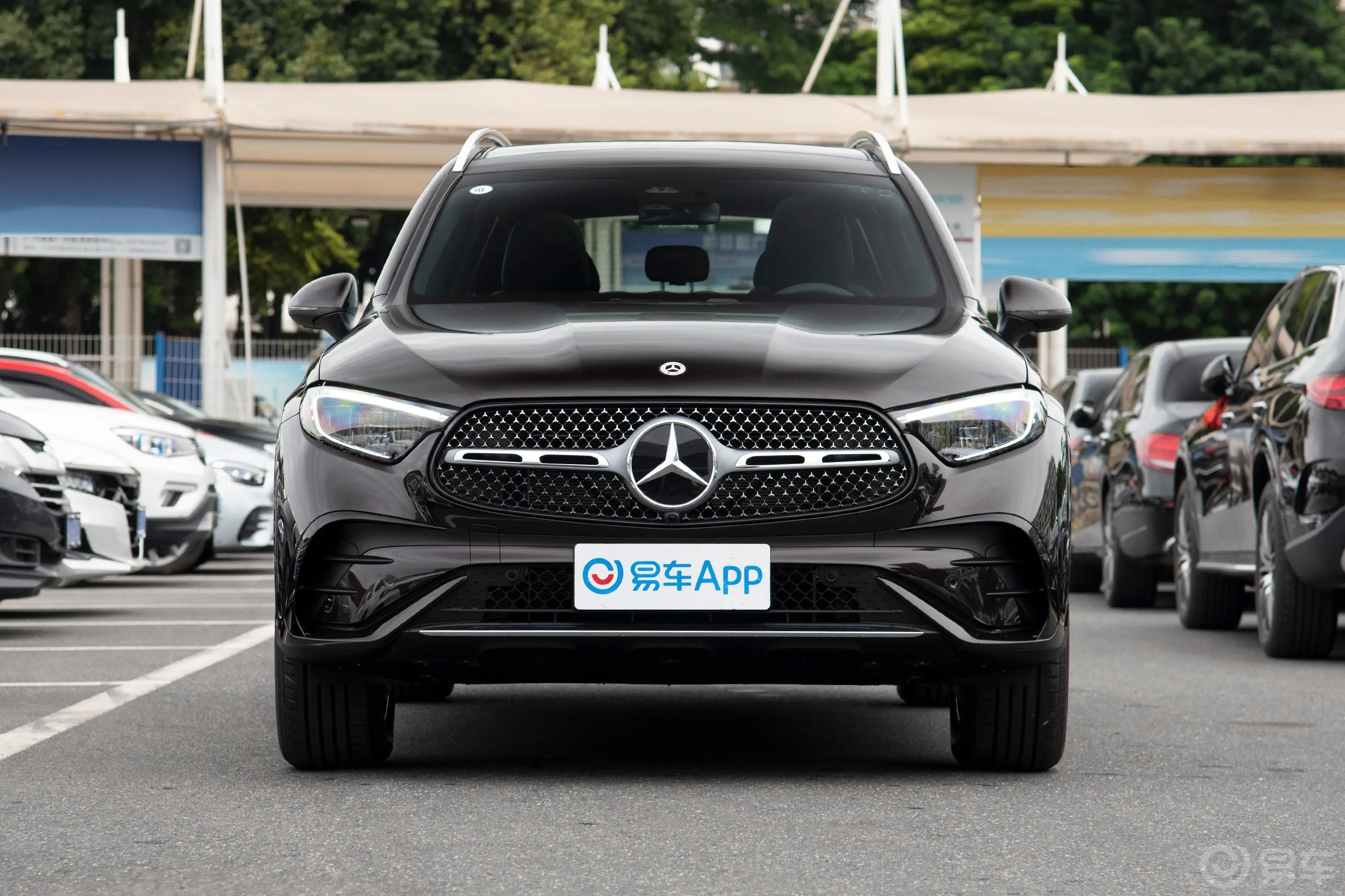 奔驰GLC改款 GLC 260 L 4MATIC 豪华型 5座正前水平