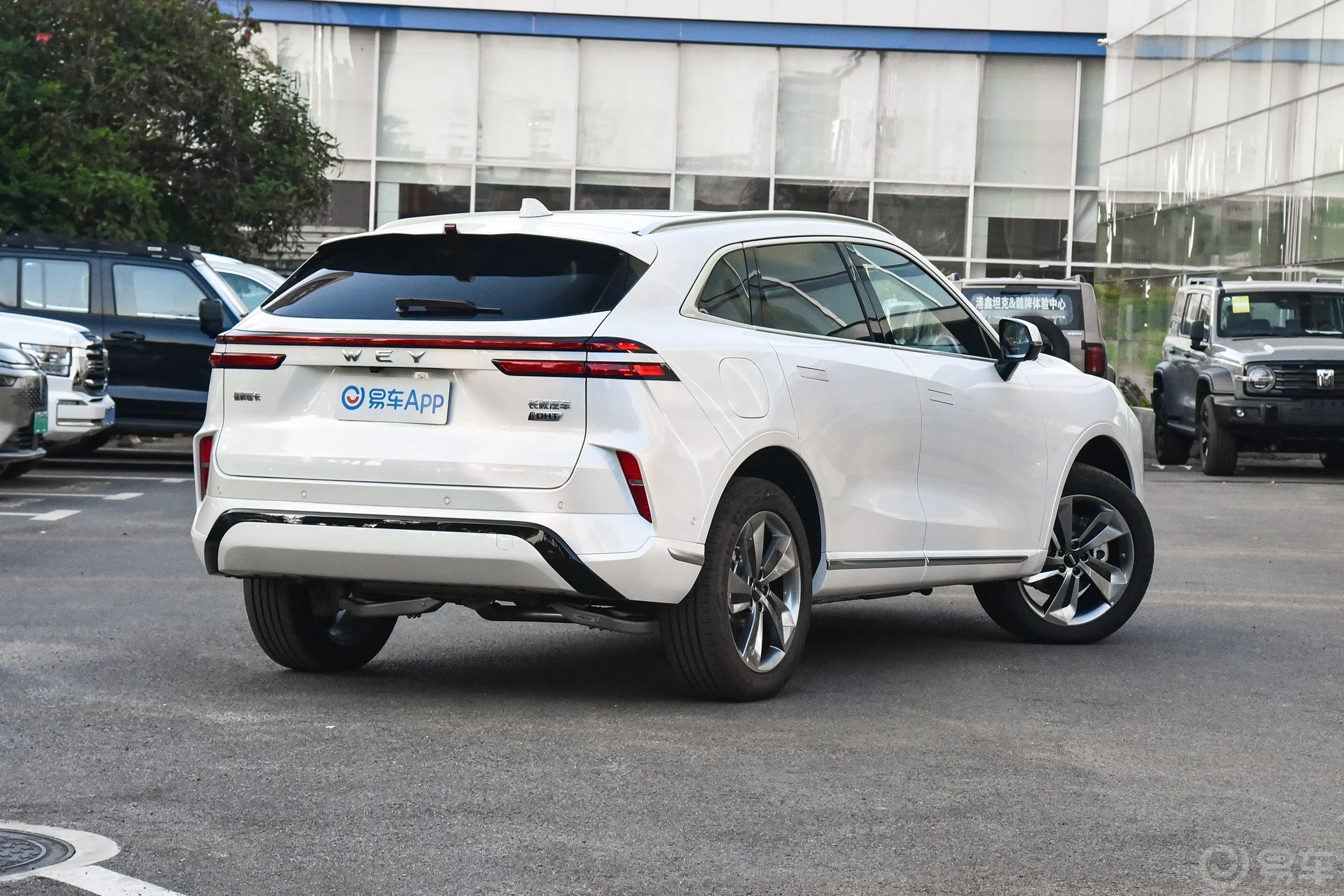 摩卡PHEV1.5T 215km 两驱长续航版侧后45度车头向右水平