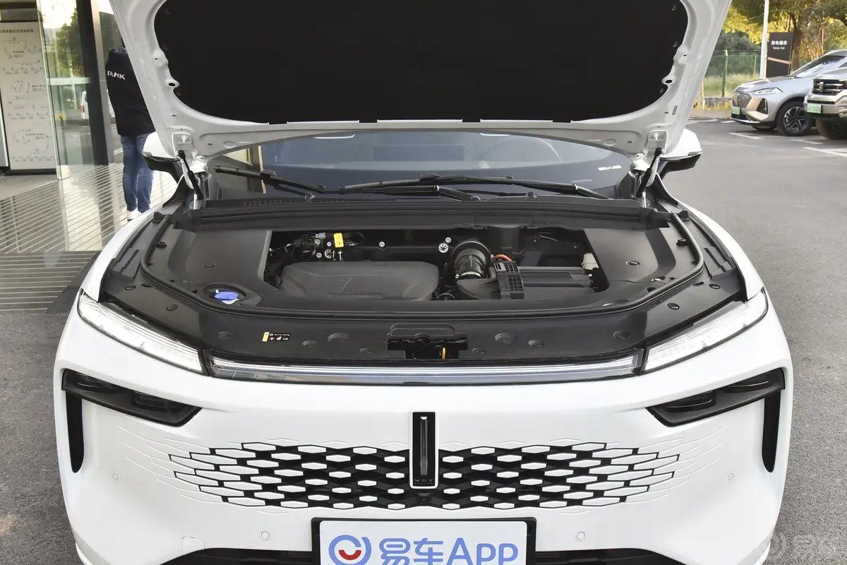 摩卡PHEV1.5T 215km 两驱长续航版发动机舱整体