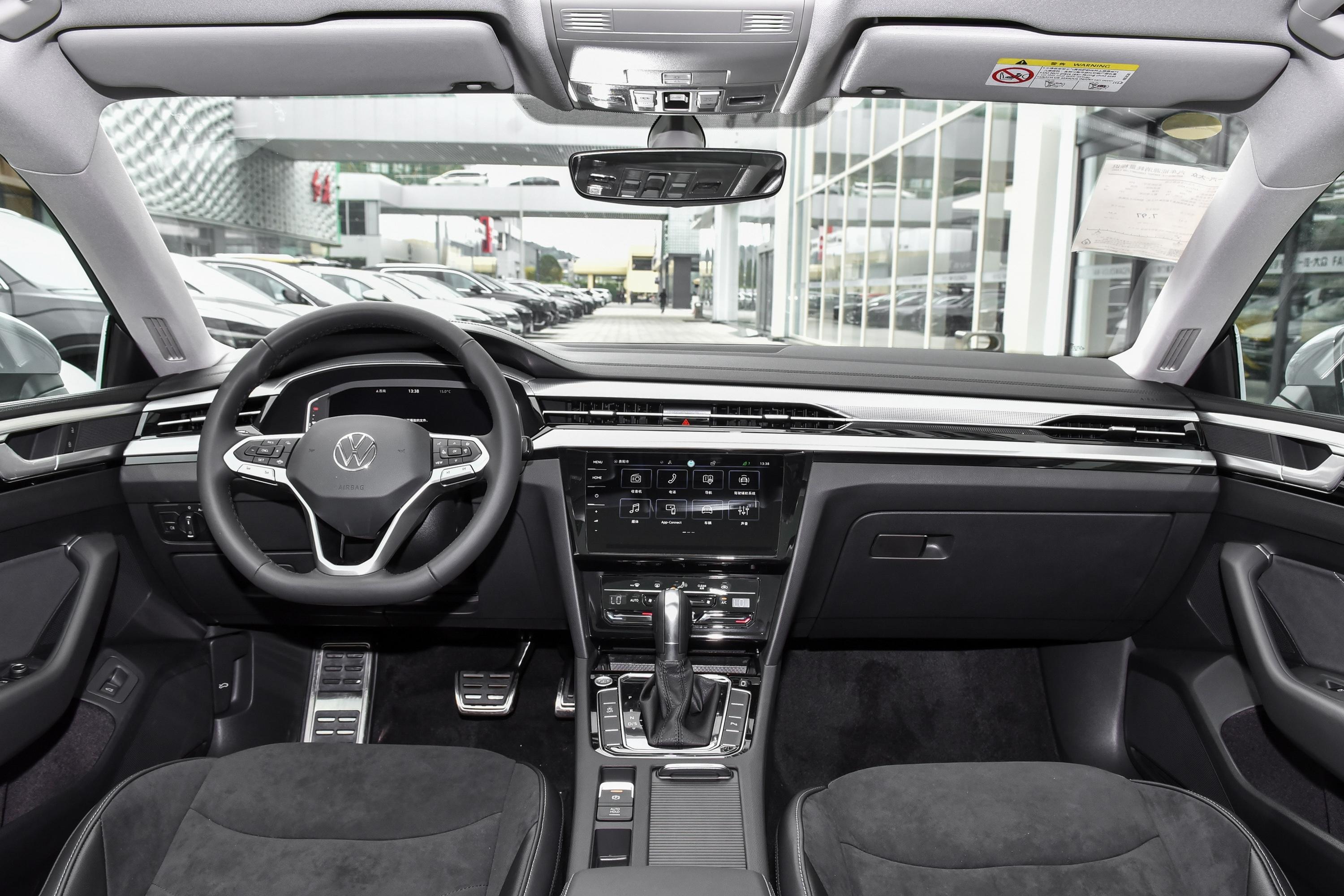 【一汽-大众CC猎装车 330TSI 猎目版内饰全景正拍图片-汽车图片大全】-易车