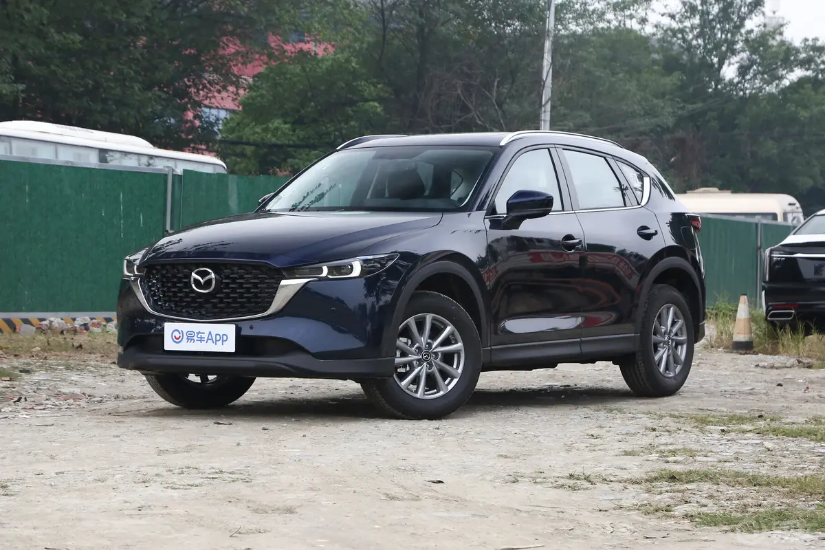 马自达CX-52.0L 两驱智雅型侧前45度车头向左水平