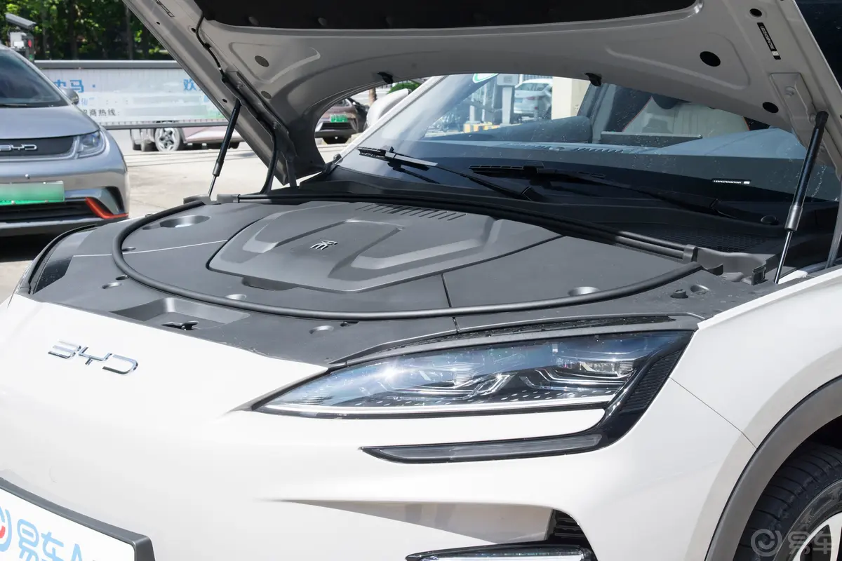 宋PLUS新能源EV 冠军版 520km 豪华型动力底盘
