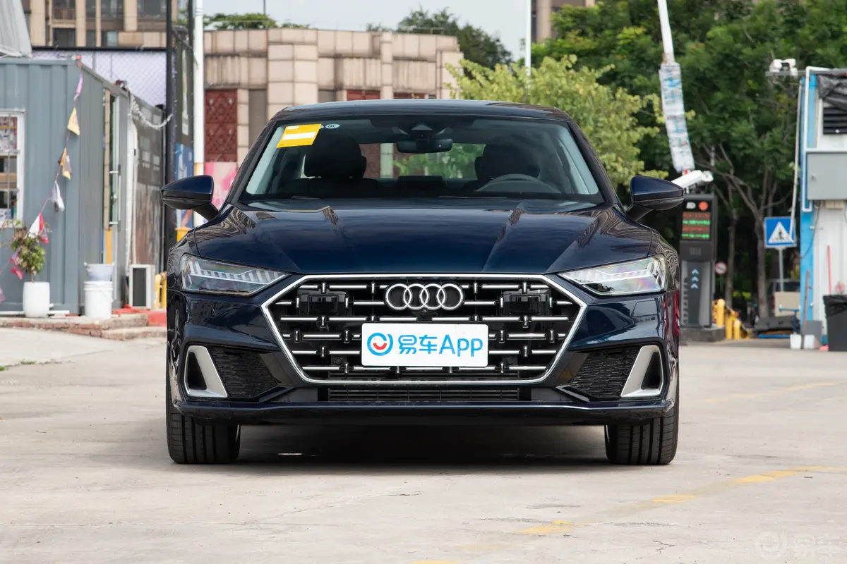 奥迪A7L45 TFSI S-line 筑梦型 流晶套装正前水平