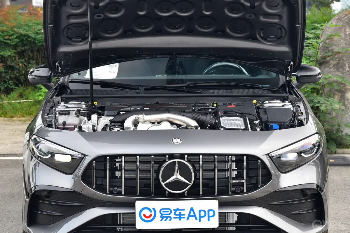 奔驰A级 AMG(进口)AMG A 35 4MATIC发动机舱整体