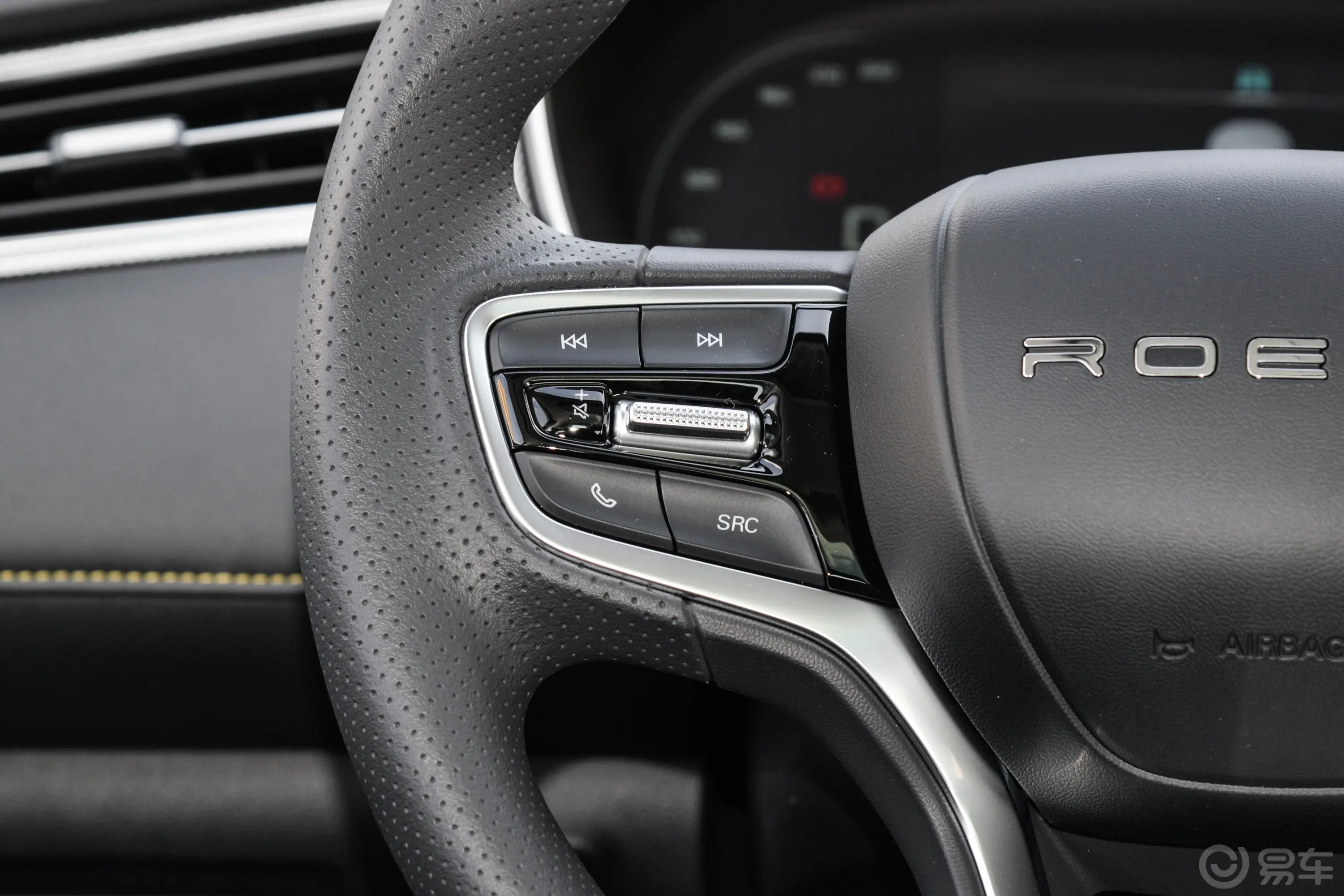荣威i6 MAX EV420km 420天幕特别版左侧方向盘功能按键