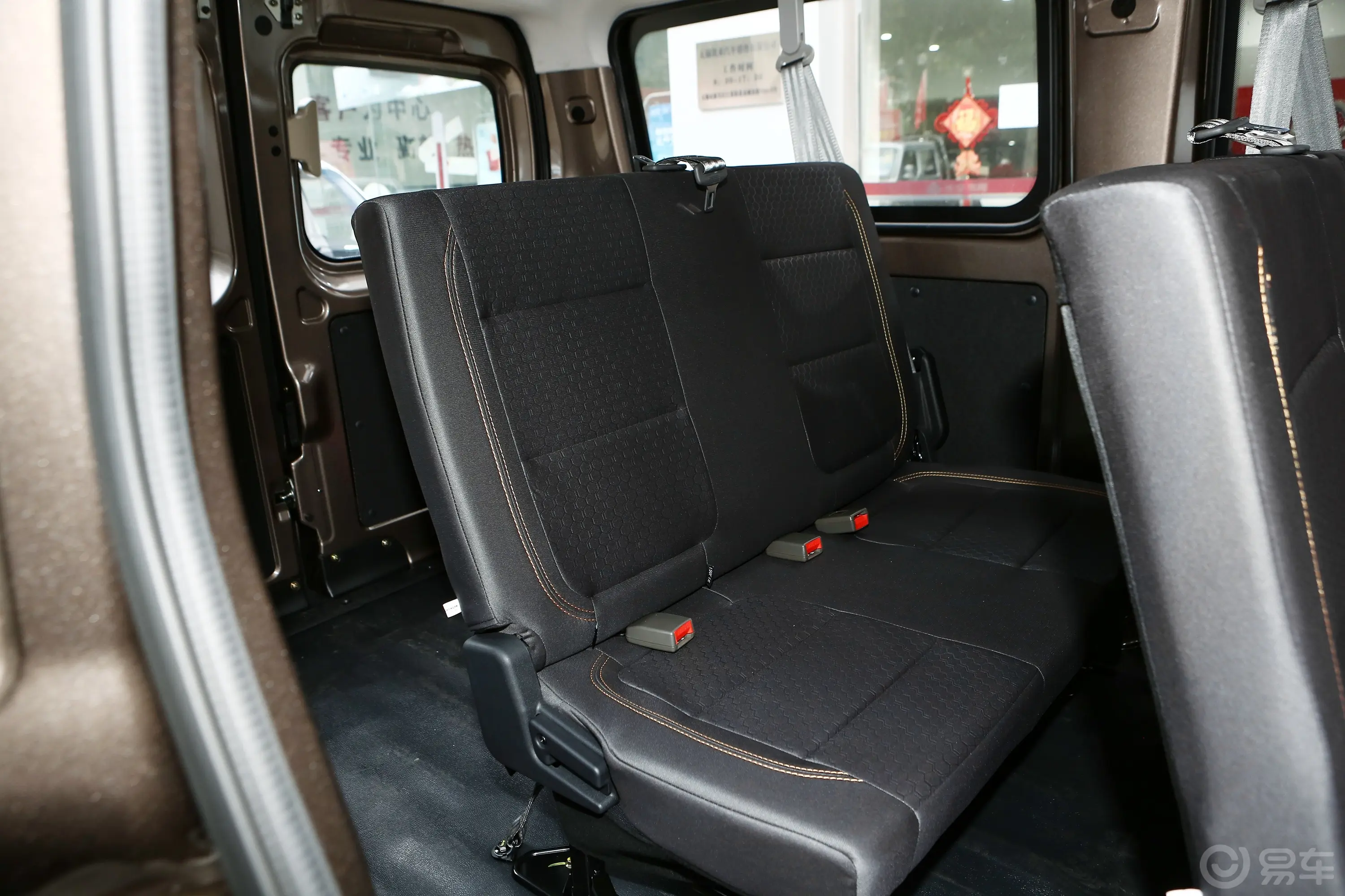 睿行M601.6L 客车舒适型 CNG后排空间