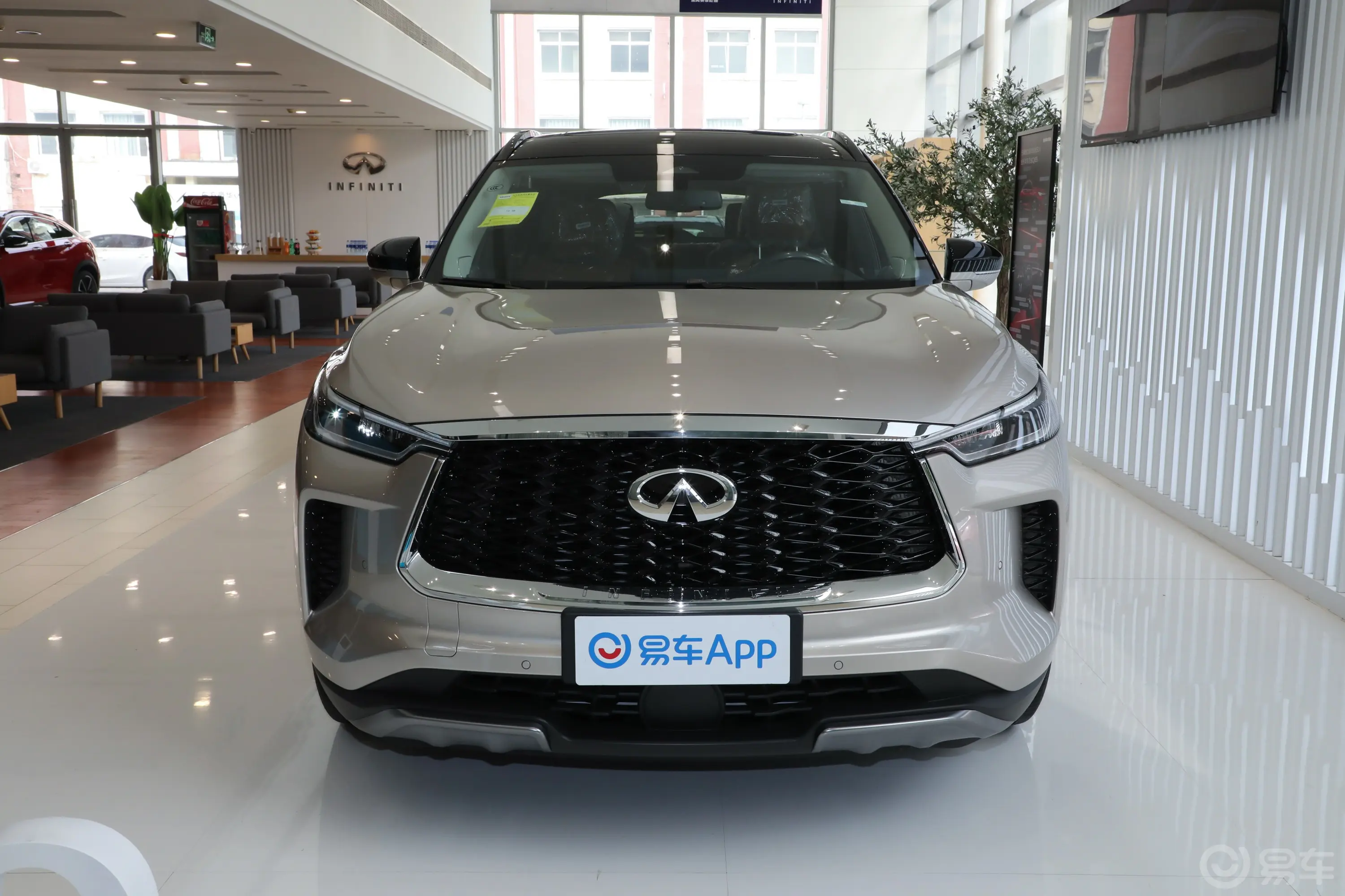 英菲尼迪QX602.0T 四驱尊享版正前水平