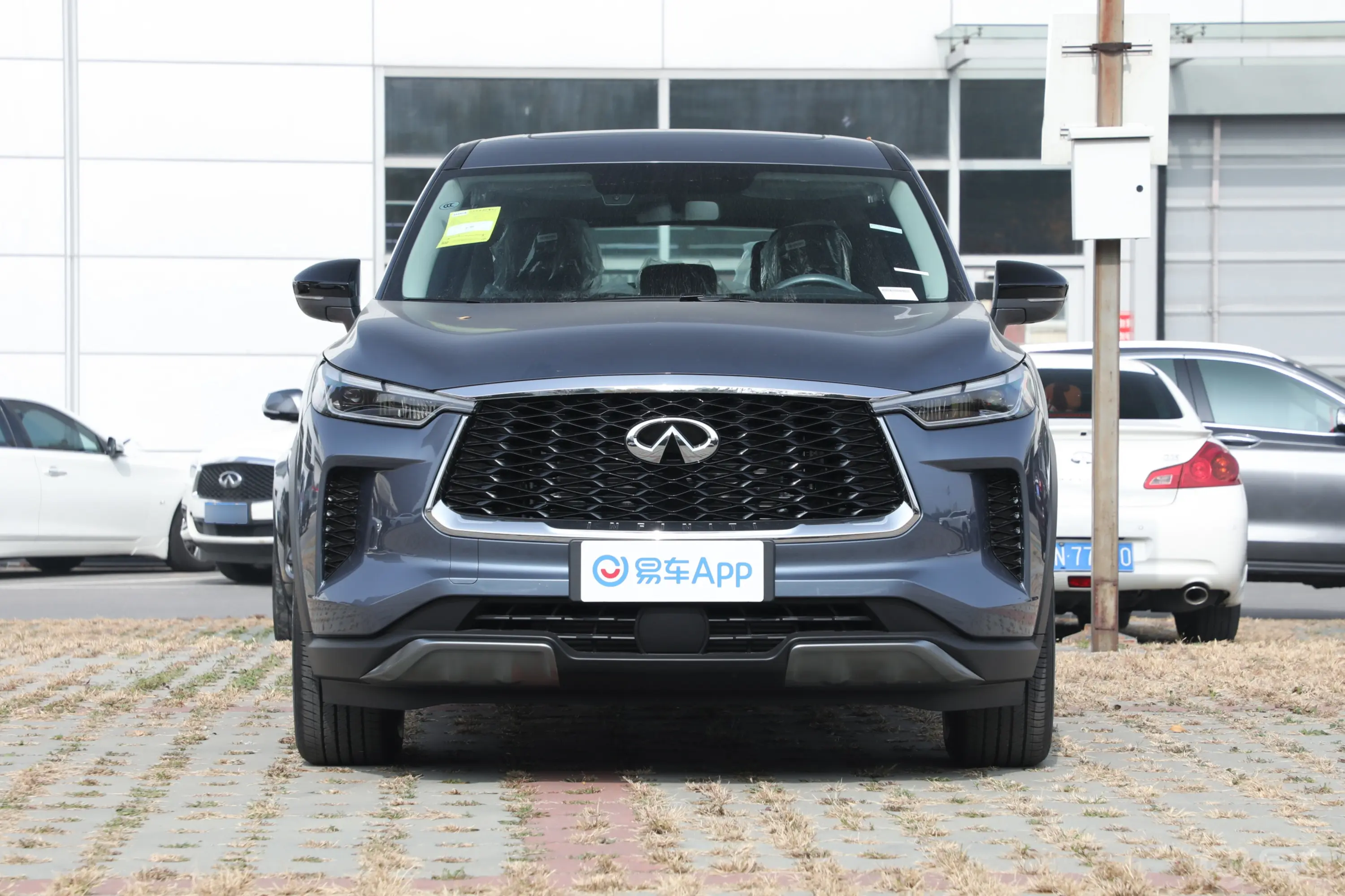 英菲尼迪QX602.0T 两驱典雅版正前水平