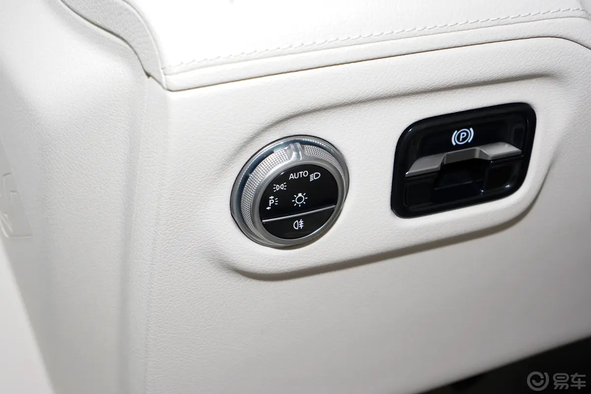 奔驰EQS改款 450+ 先锋版灯光控制区