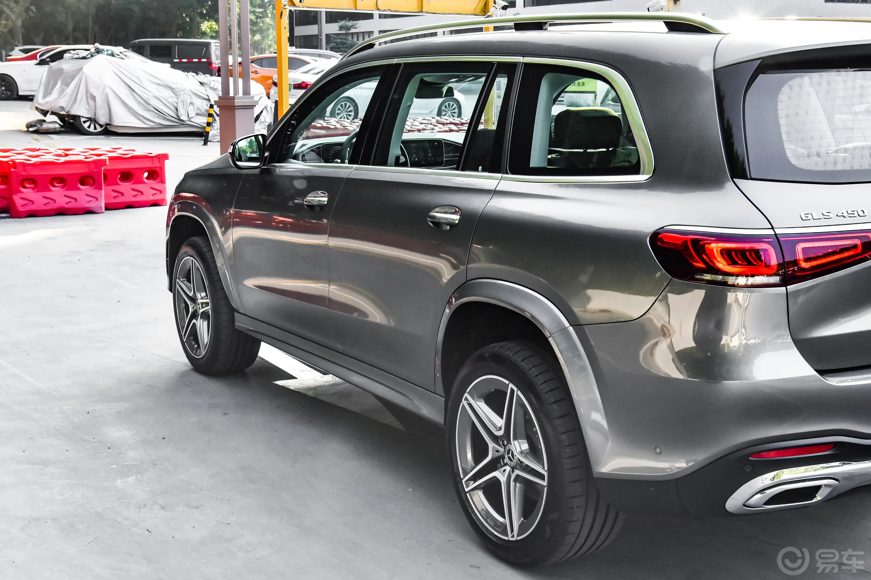 奔驰GLS改款二 GLS 450 4MATIC 时尚型外观细节