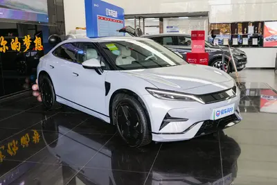 2024款 宋L EV 550km 后驱卓越型外观