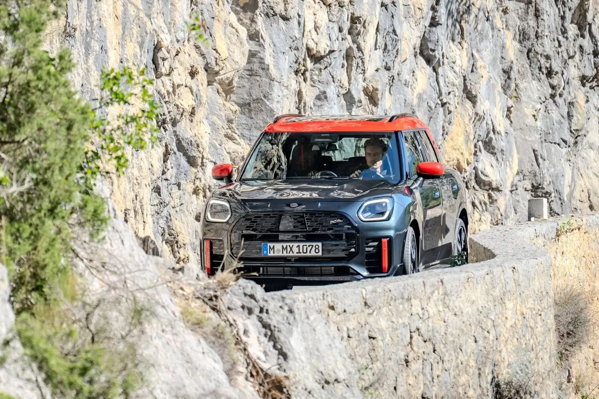 MINI JCW COUNTRYMAN