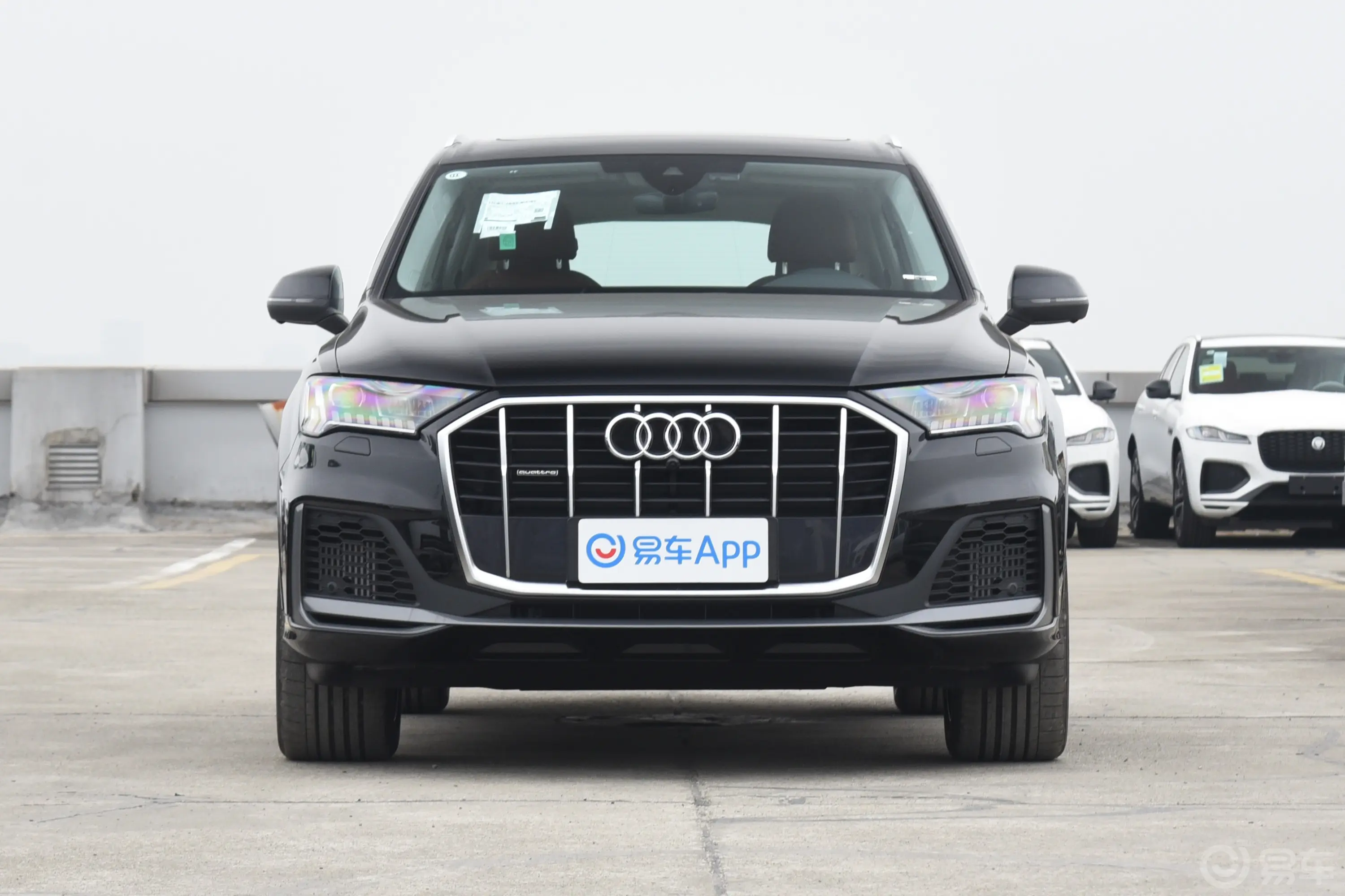 奥迪Q755 TFSI quattro S line运动型正前水平