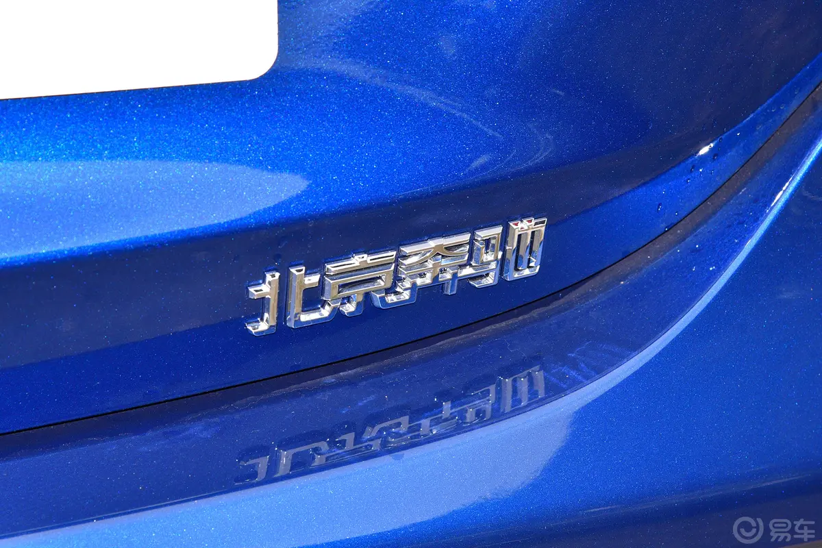 奔驰E级改款 E 300 L 运动豪华型外观细节