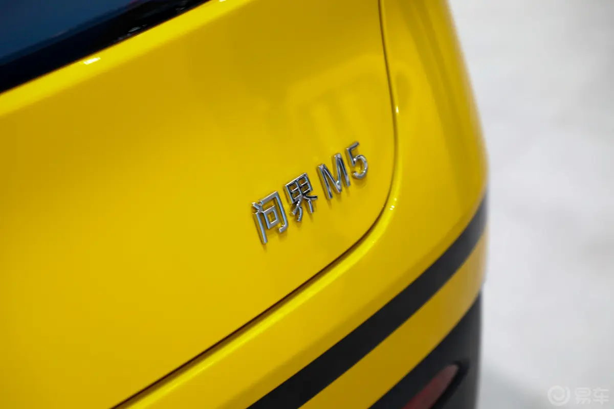 问界M5