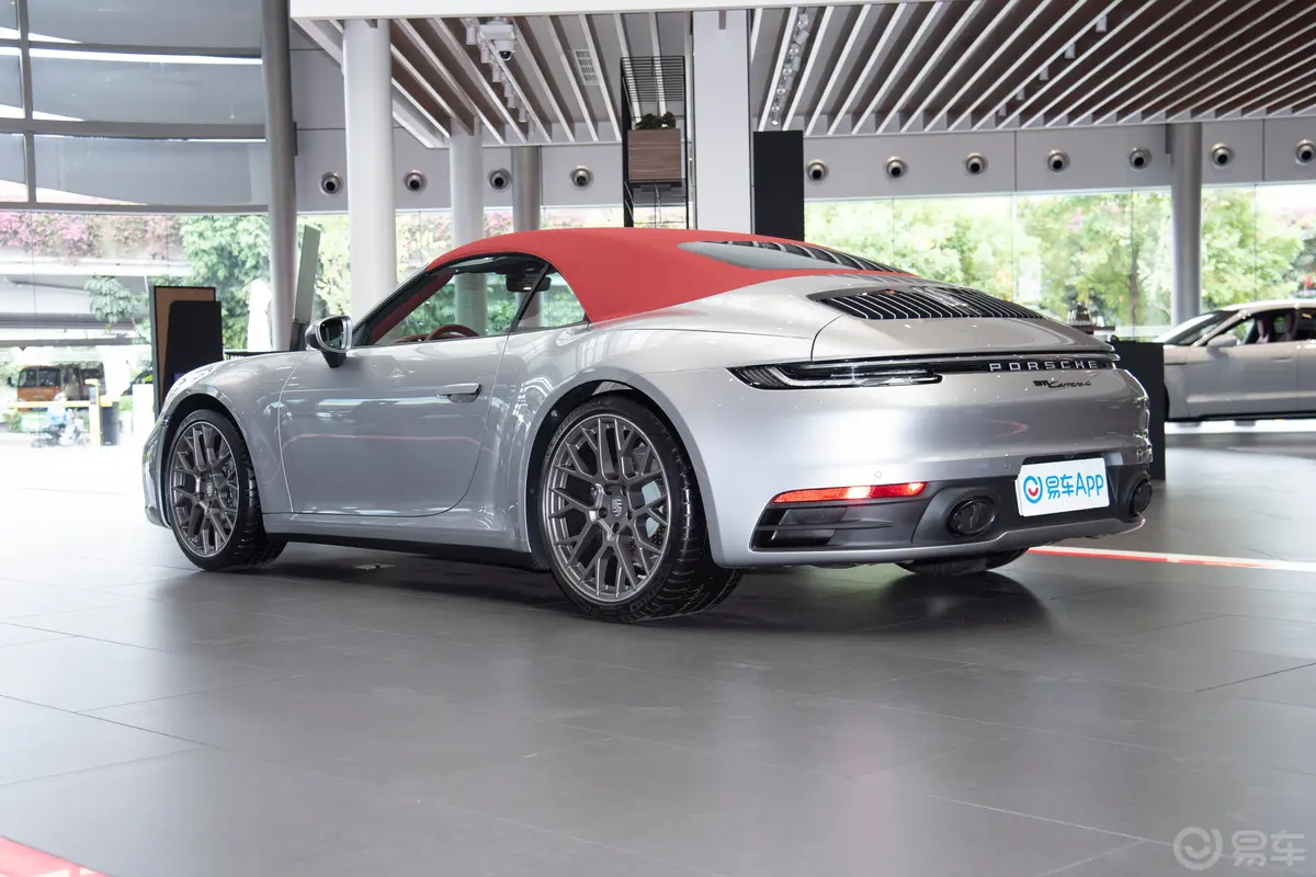 保时捷911Carrera 4 Cabriolet 3.0T侧后45度车头向左水平