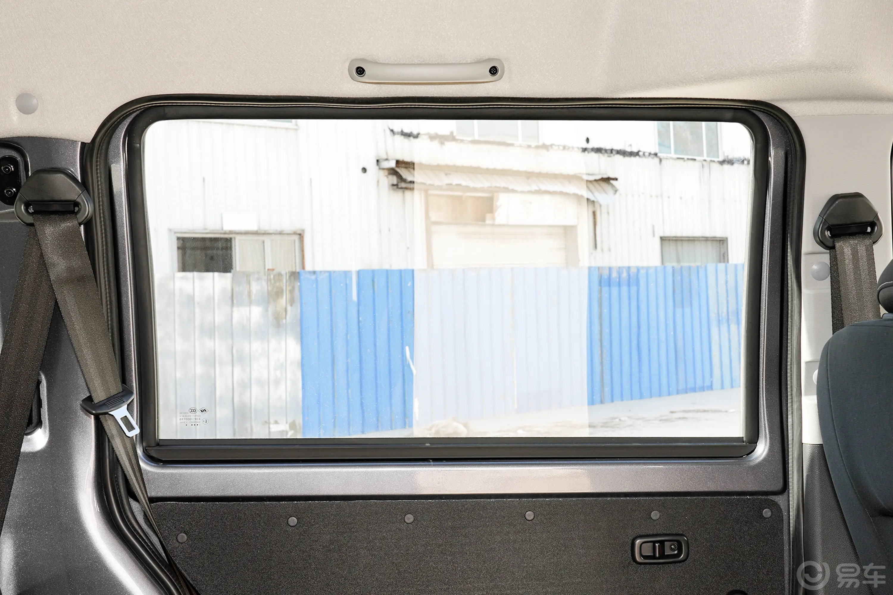 金海狮M工程狮 1.5L 客车 5座后排侧窗遮阳帘