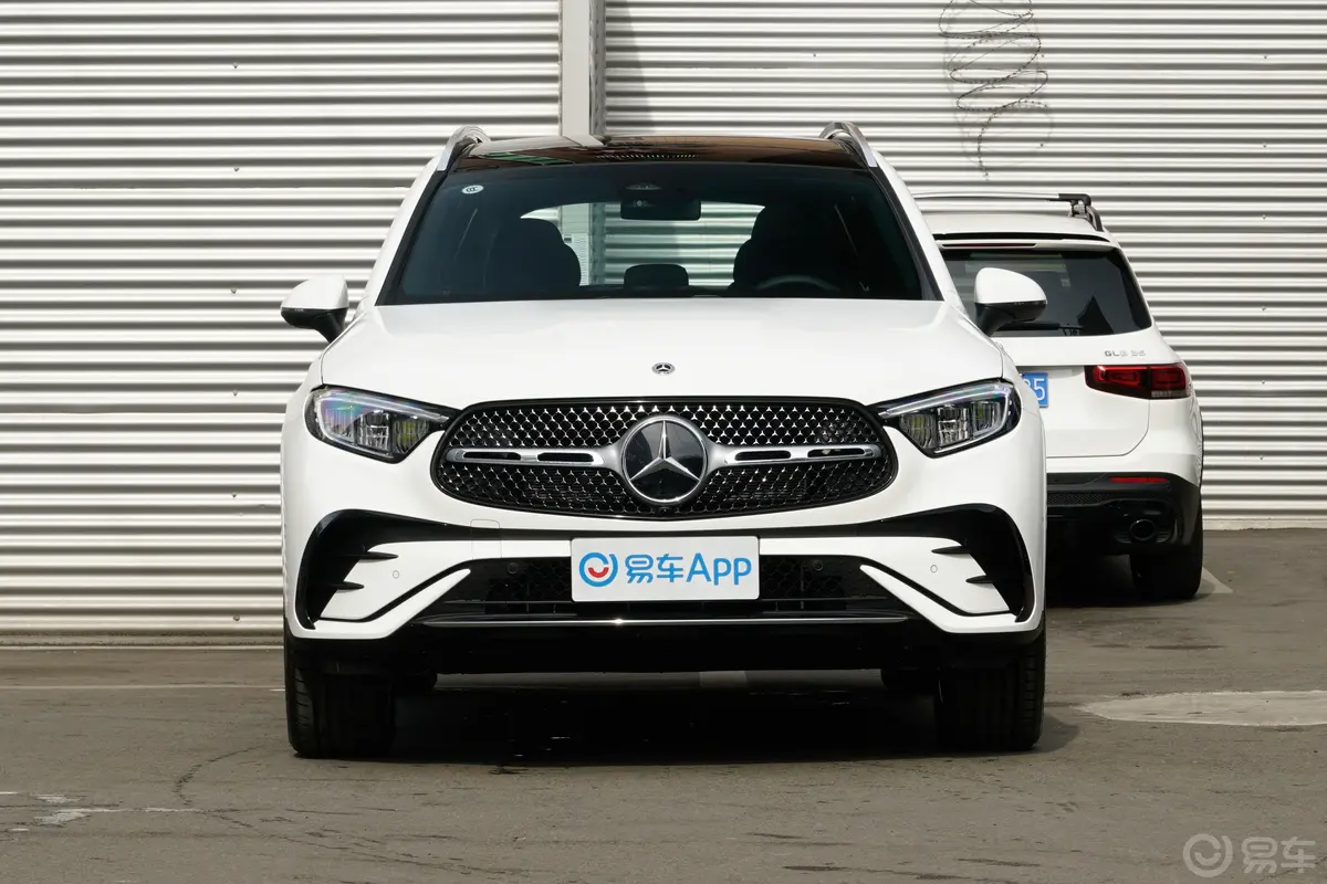 奔驰GLC改款 GLC 260 L 4MATIC 动感型 5座正前水平