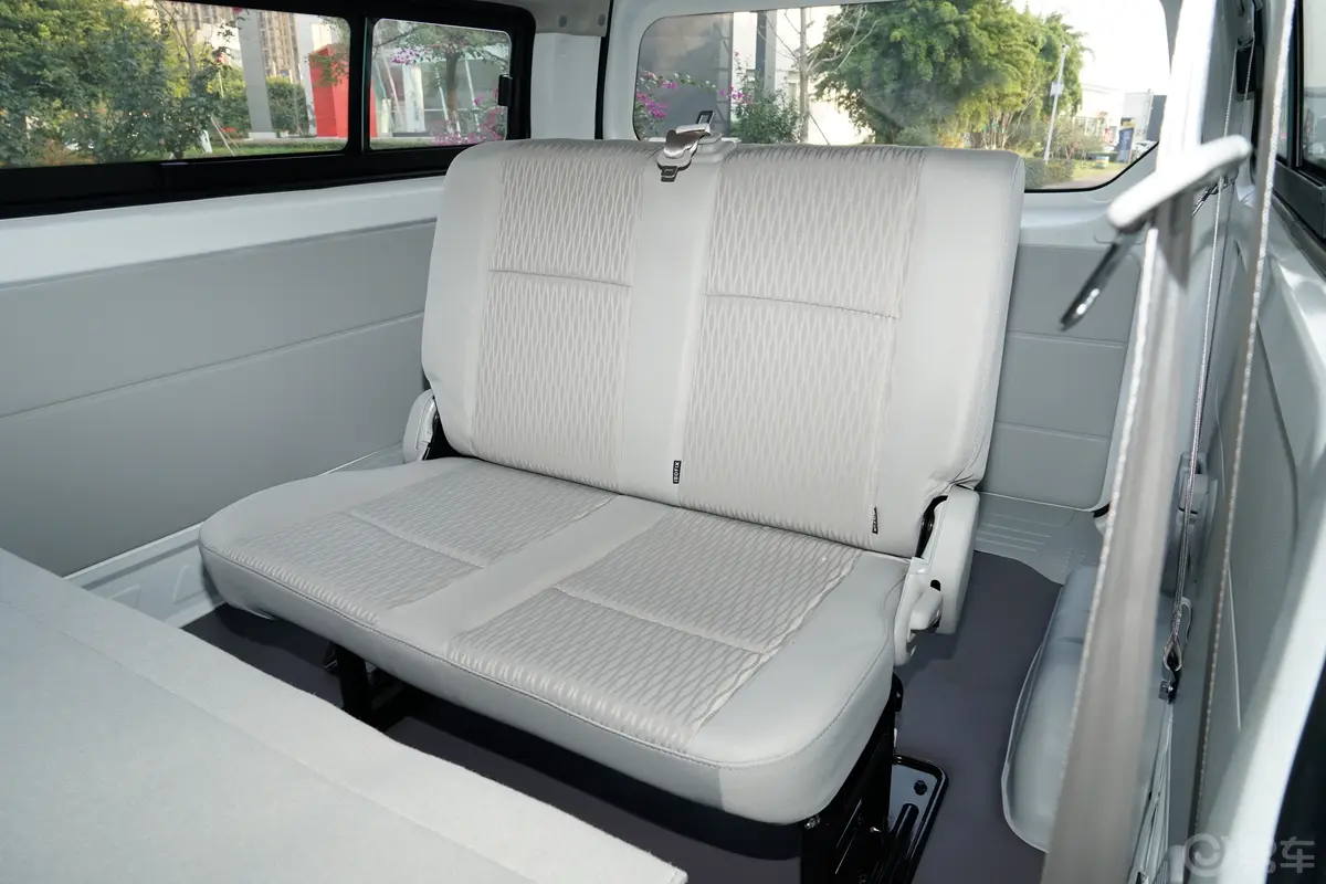 鑫源新海狮X30L 1.5L 客车基本版 6座 CNG第三排座椅