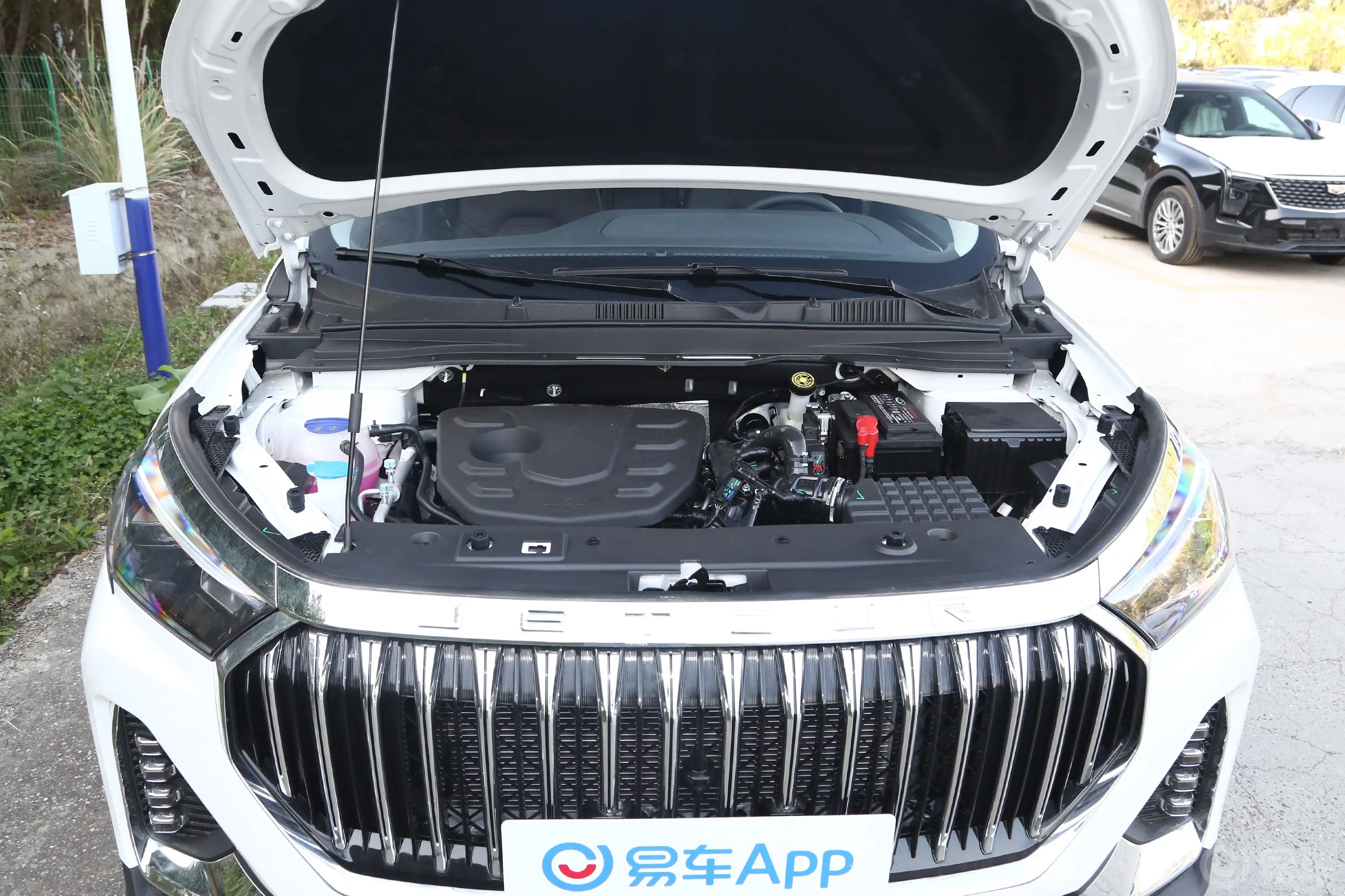 捷途X90 PLUS1.5T 手动洋房 7座发动机舱整体