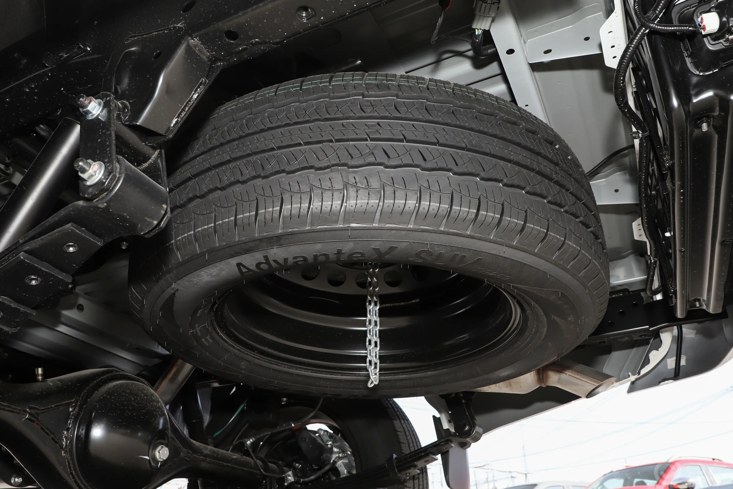 锐骐72.0T 自动两驱标准货箱钢板弹簧标准型 汽油备胎