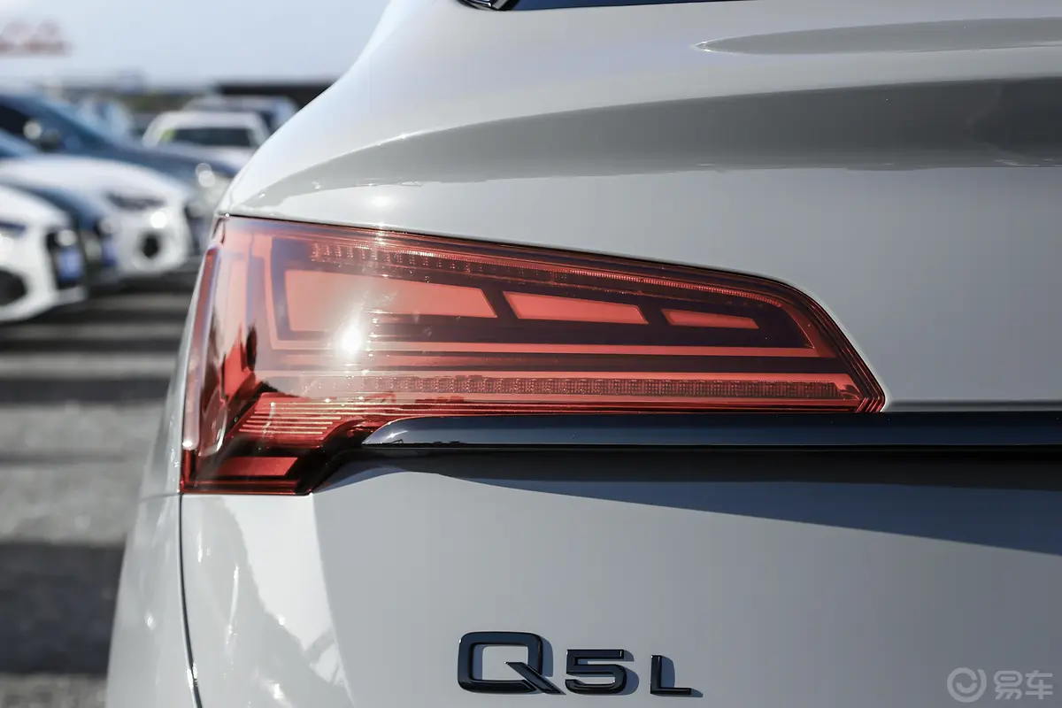 奥迪Q5L Sportback40 TFSI 时尚型外观灯组