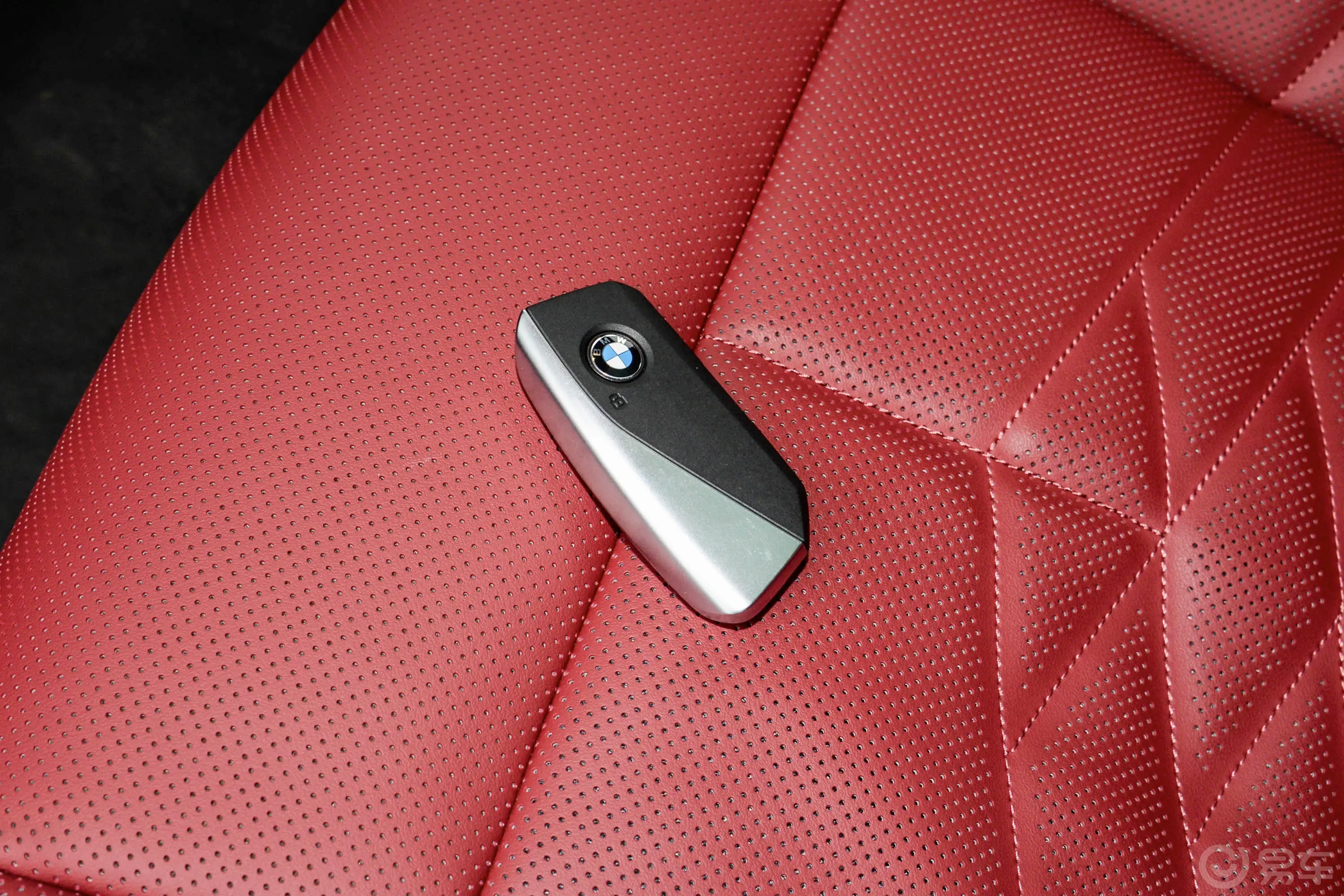 宝马5系530Li 尊享型 M运动套装钥匙孔或一键启动按键