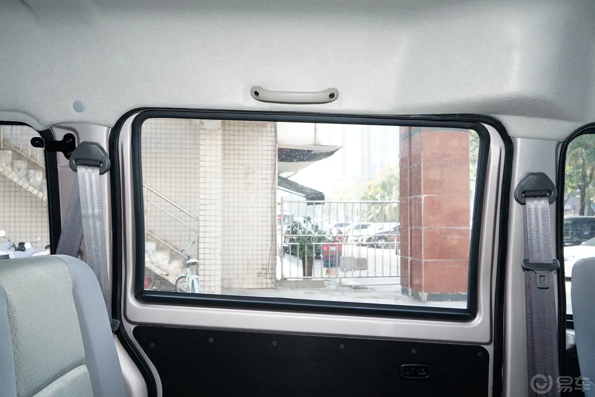 鑫源小海狮X301.5L 客车标准型 7座 CNG后排侧窗遮阳帘