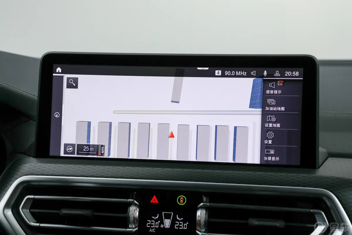宝马X3改款 xDrive30i 尊享型 M曜夜套装导航系统