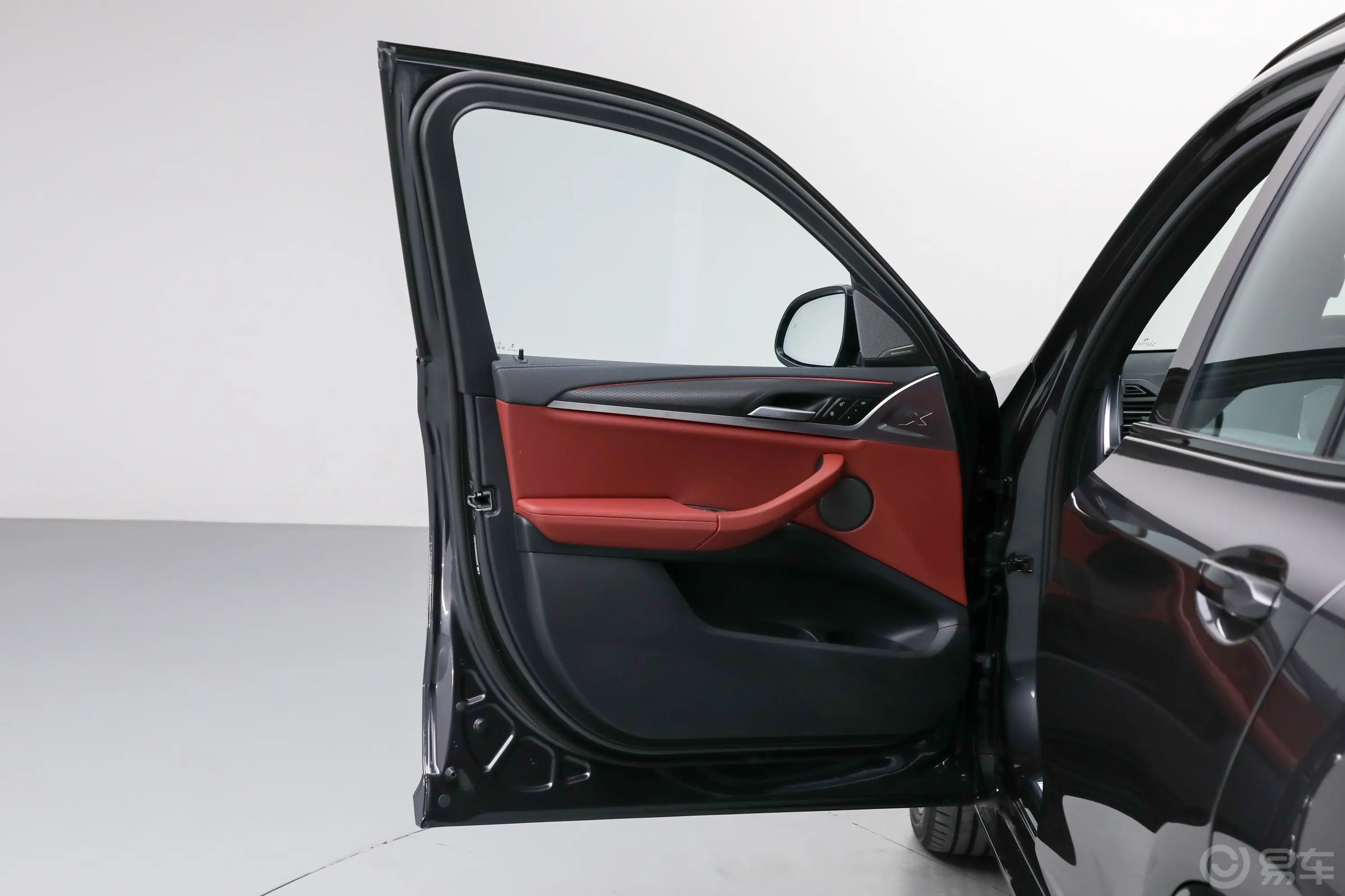 宝马X3改款 xDrive30i 尊享型 M曜夜套装驾驶员侧前车门