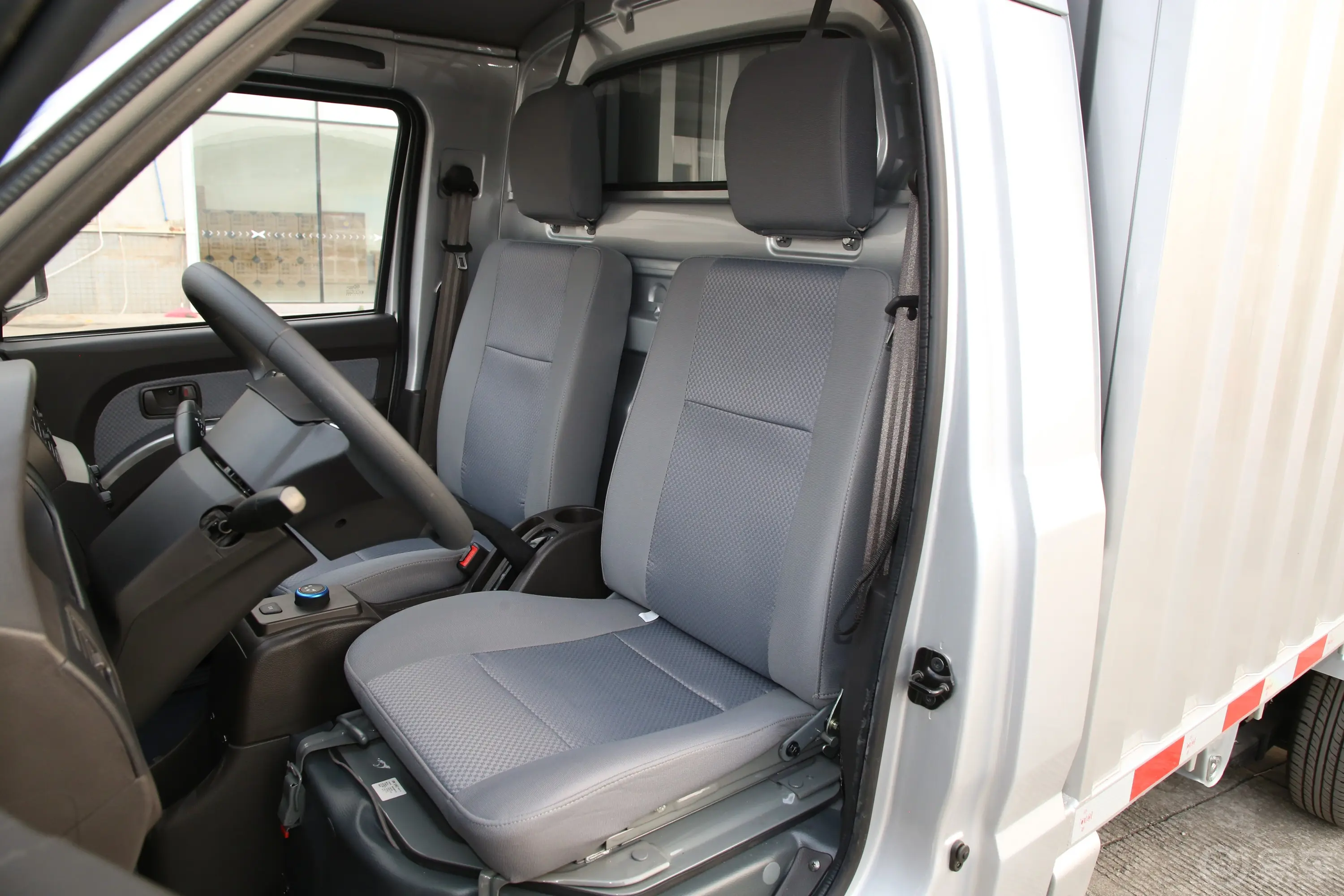 五菱荣光小卡EV232km 货柜车单层非侧开门驾驶员座椅