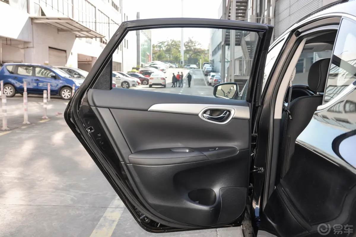 轩逸改款 经典 1.6L XE舒适版驾驶员侧后车门