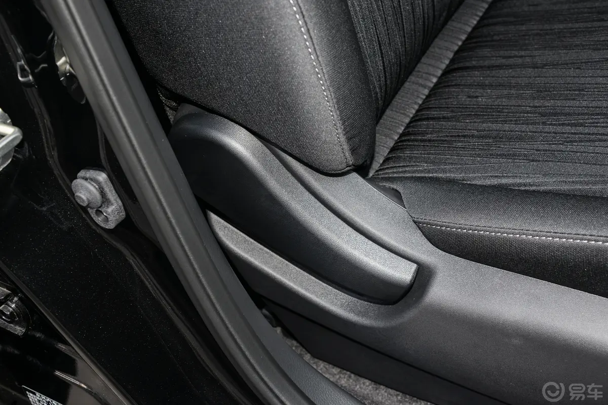 轩逸改款 经典 1.6L XE舒适版副驾座椅调节