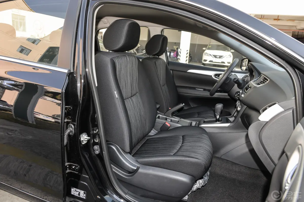 轩逸改款 经典 1.6L XE舒适版副驾驶座椅