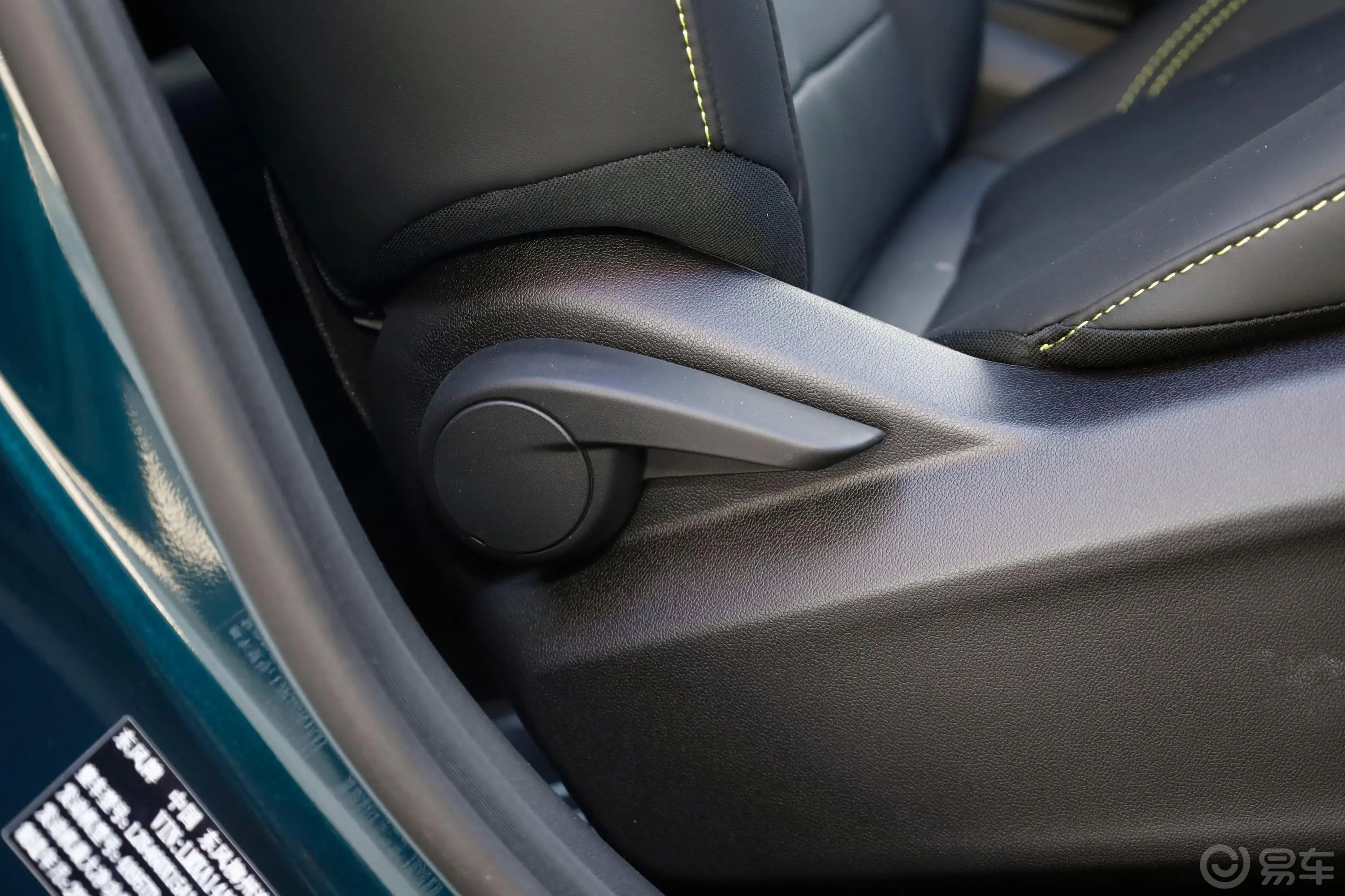 风行T5 EVO狂飙版 1.5T 定制款副驾座椅调节