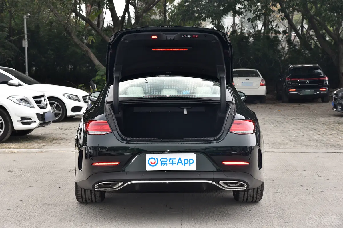 奔驰CLS级改款 CLS 300 动感型后备厢