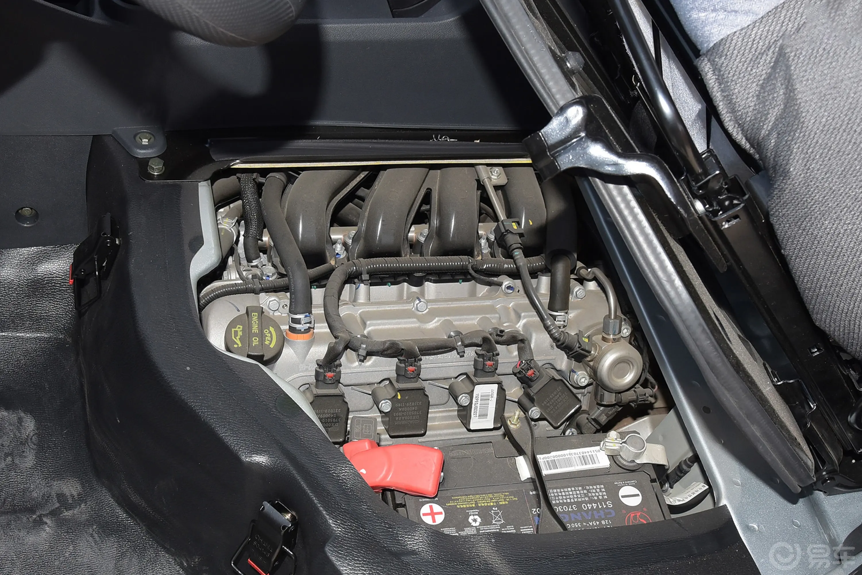 长安星卡1.5L 单排2.72米钢板厢货舒适型发动机特写
