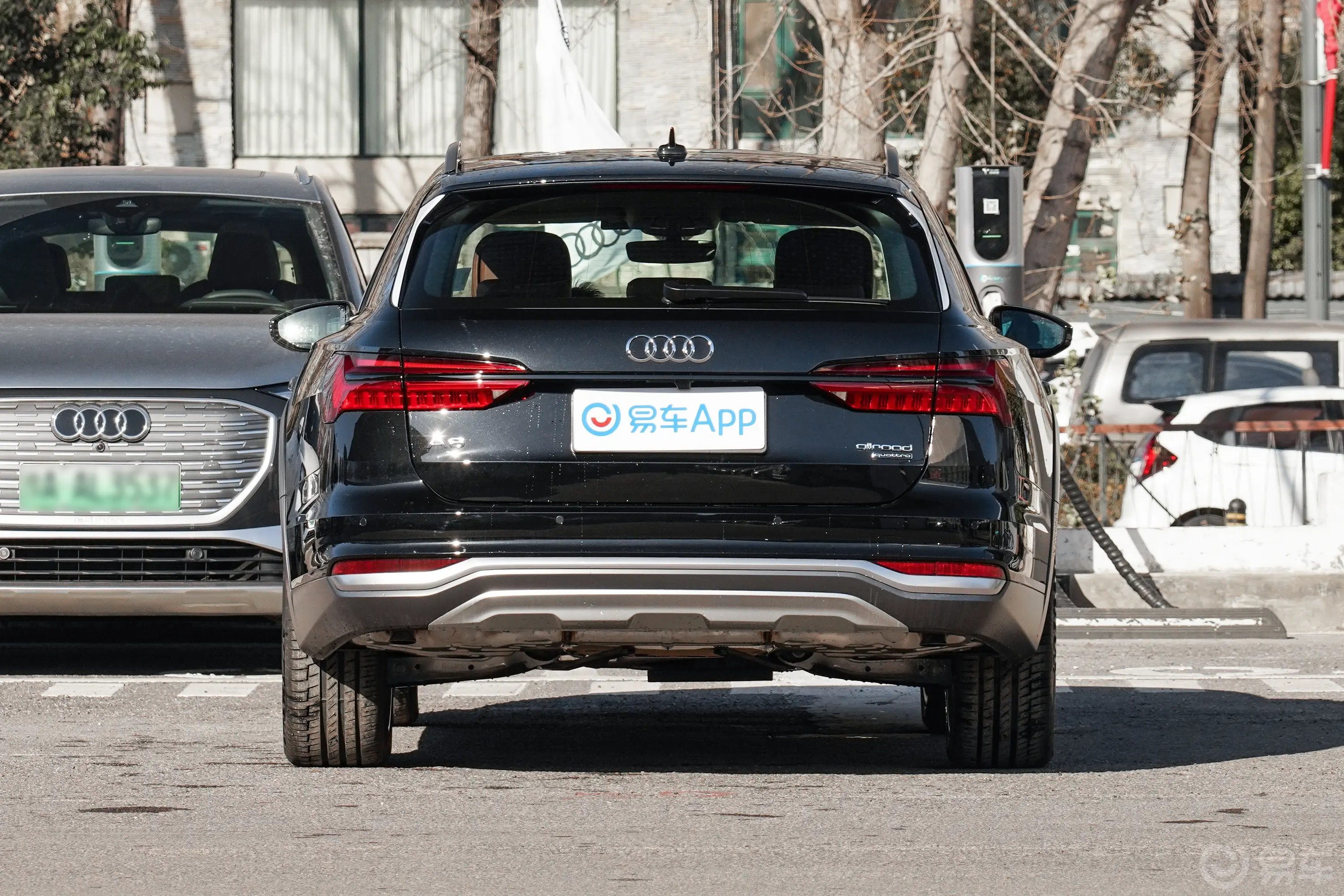 奥迪A6Allroad quattro 探索家 55 TFSI 尊享越野型正后水平