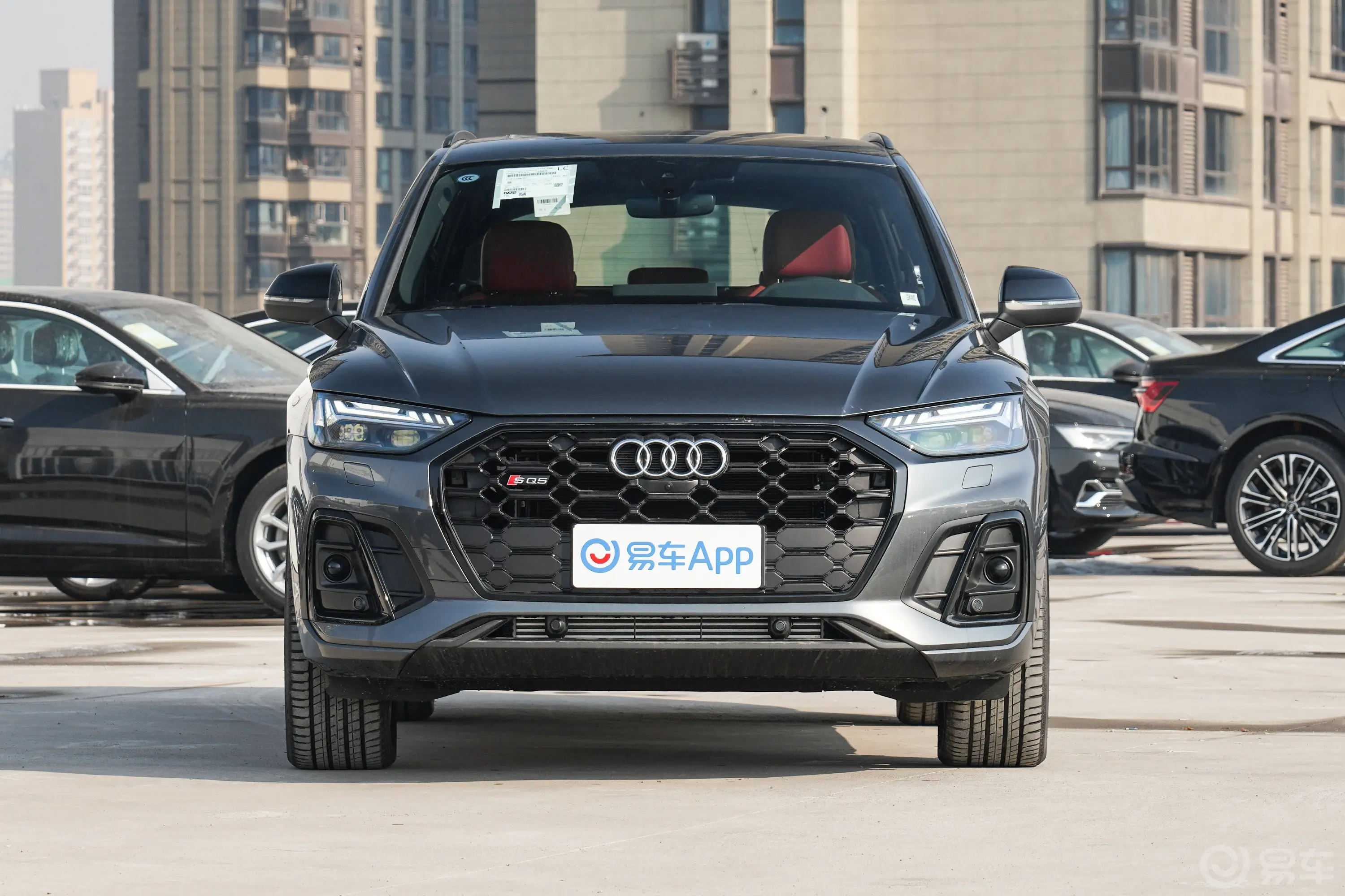 奥迪SQ53.0T quattro正前水平