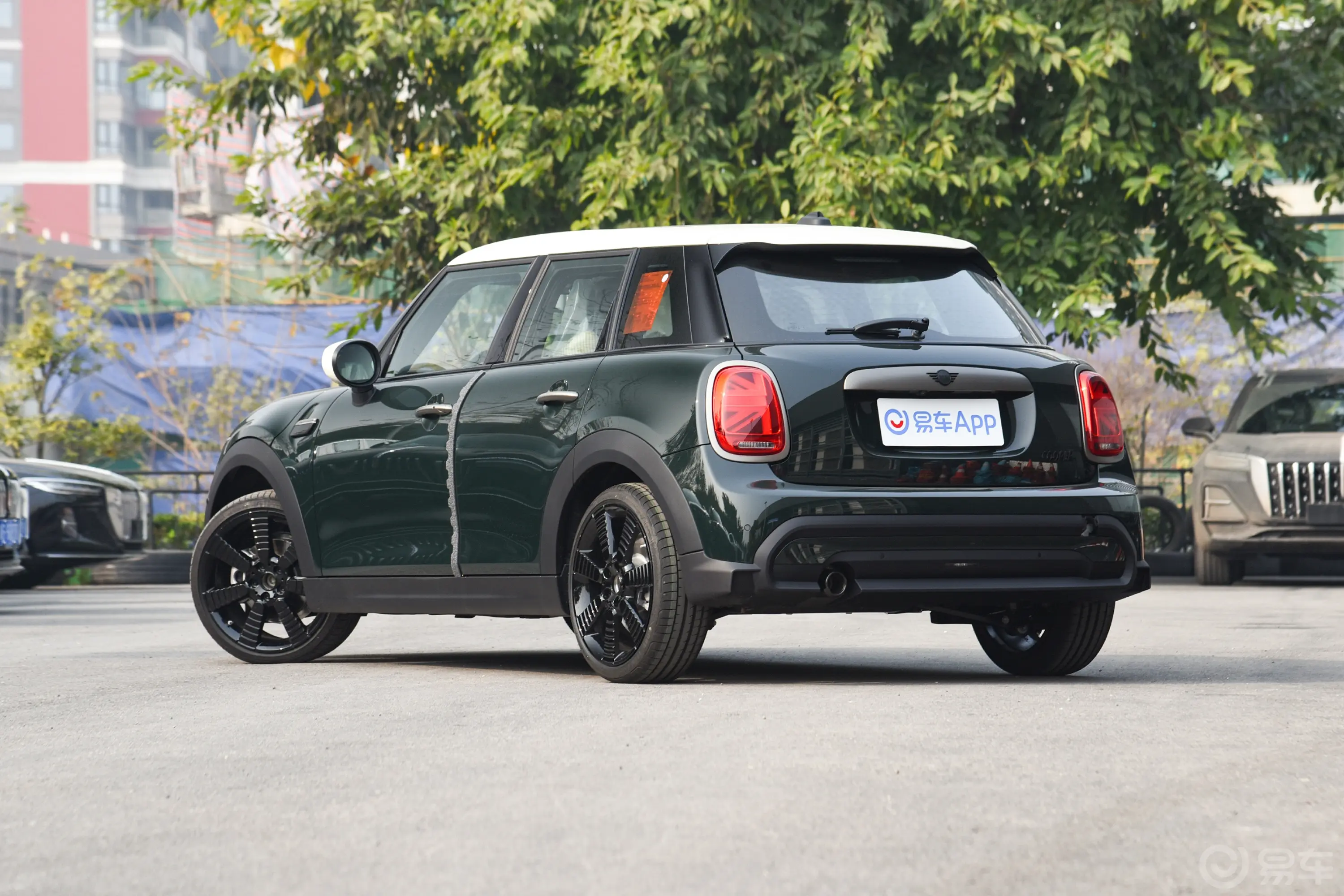 MINI1.5T COOPER 执迷版 五门版侧后45度车头向左水平