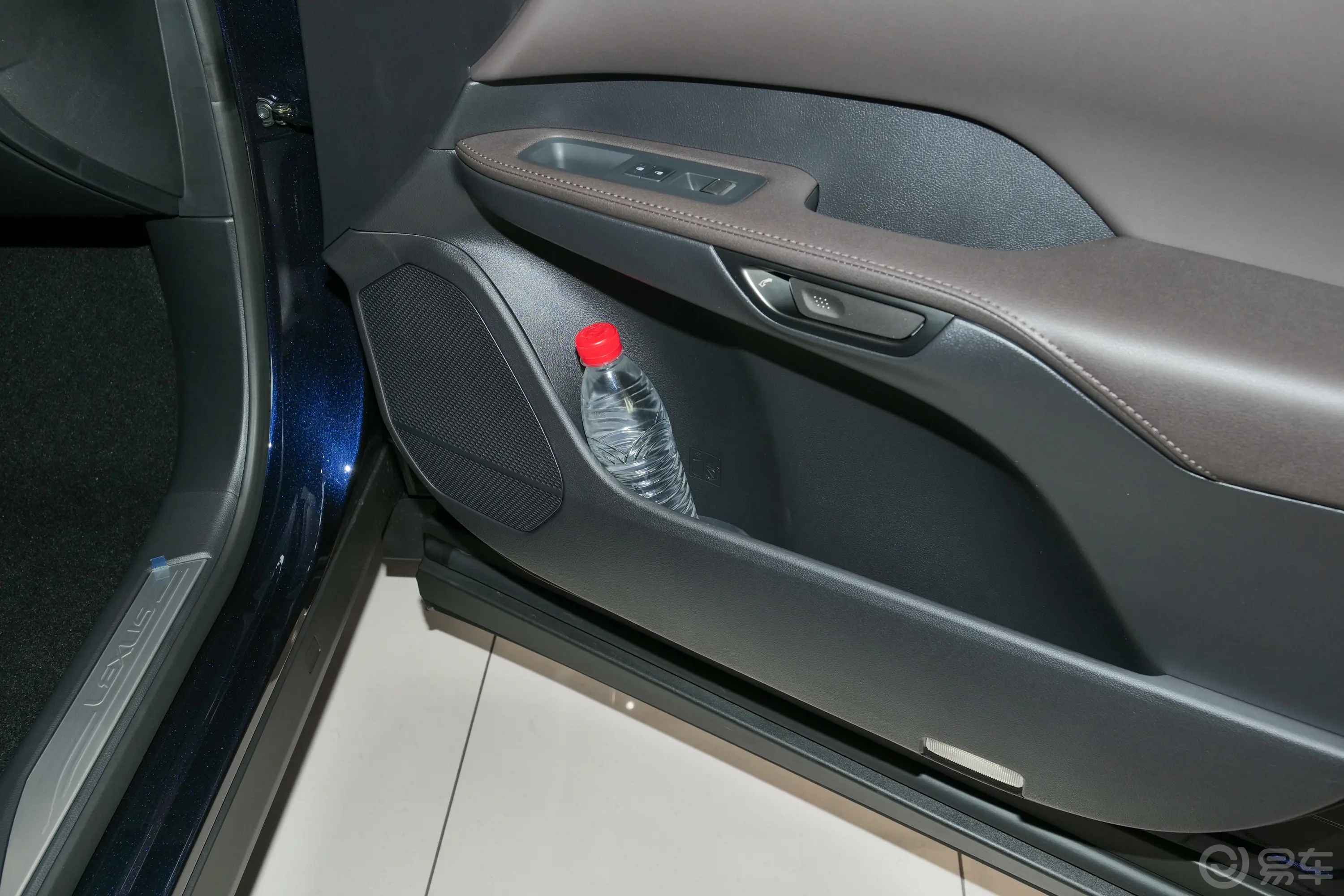 雷克萨斯RX 插电混动450h+ 畅享版副驾驶位