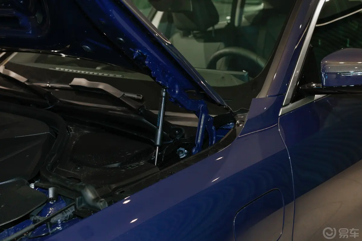 宝马i4eDrive35 星谧紫特别版动力底盘