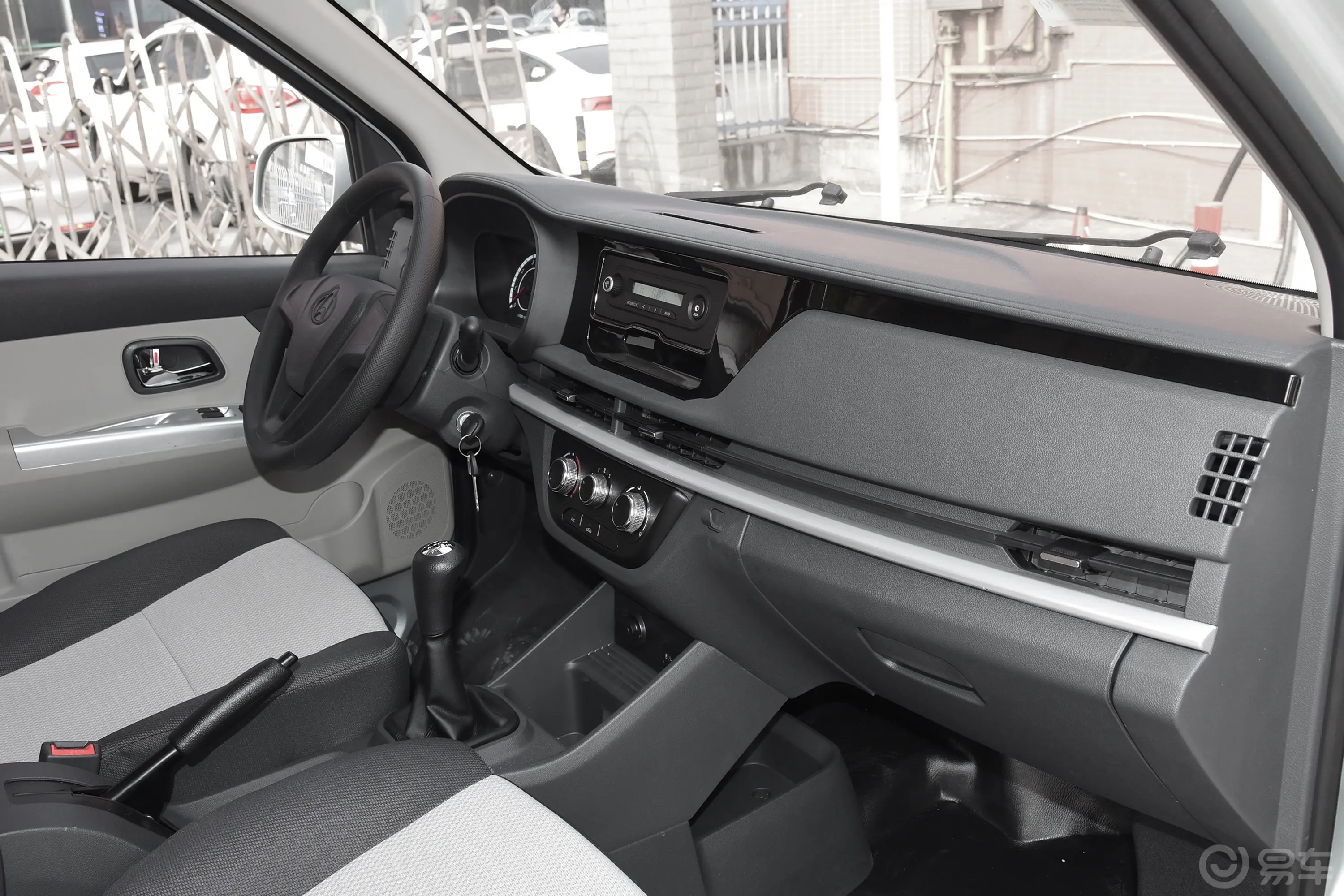 长安星卡1.5L 单排3.06米仓栅车舒适型内饰全景副驾驶员方向