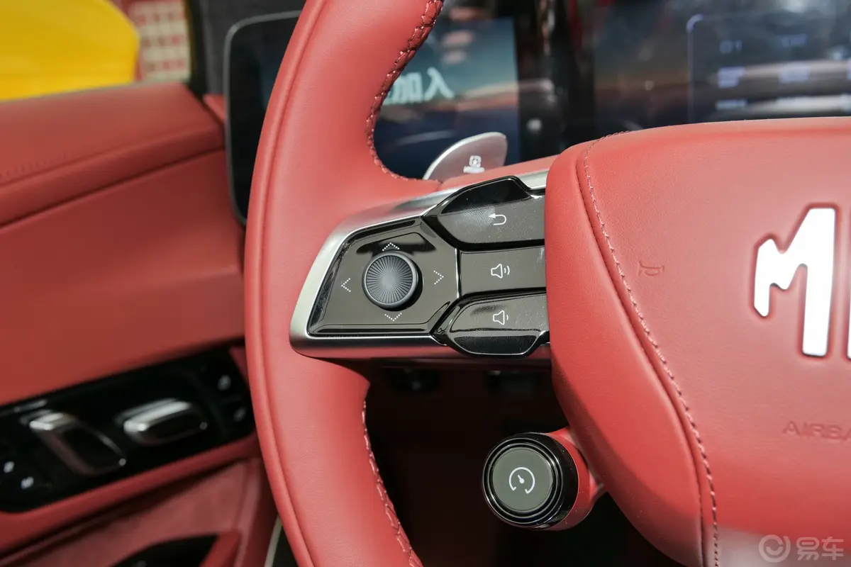 MG Cyberster501km 后驱魅力心动版左侧方向盘功能按键