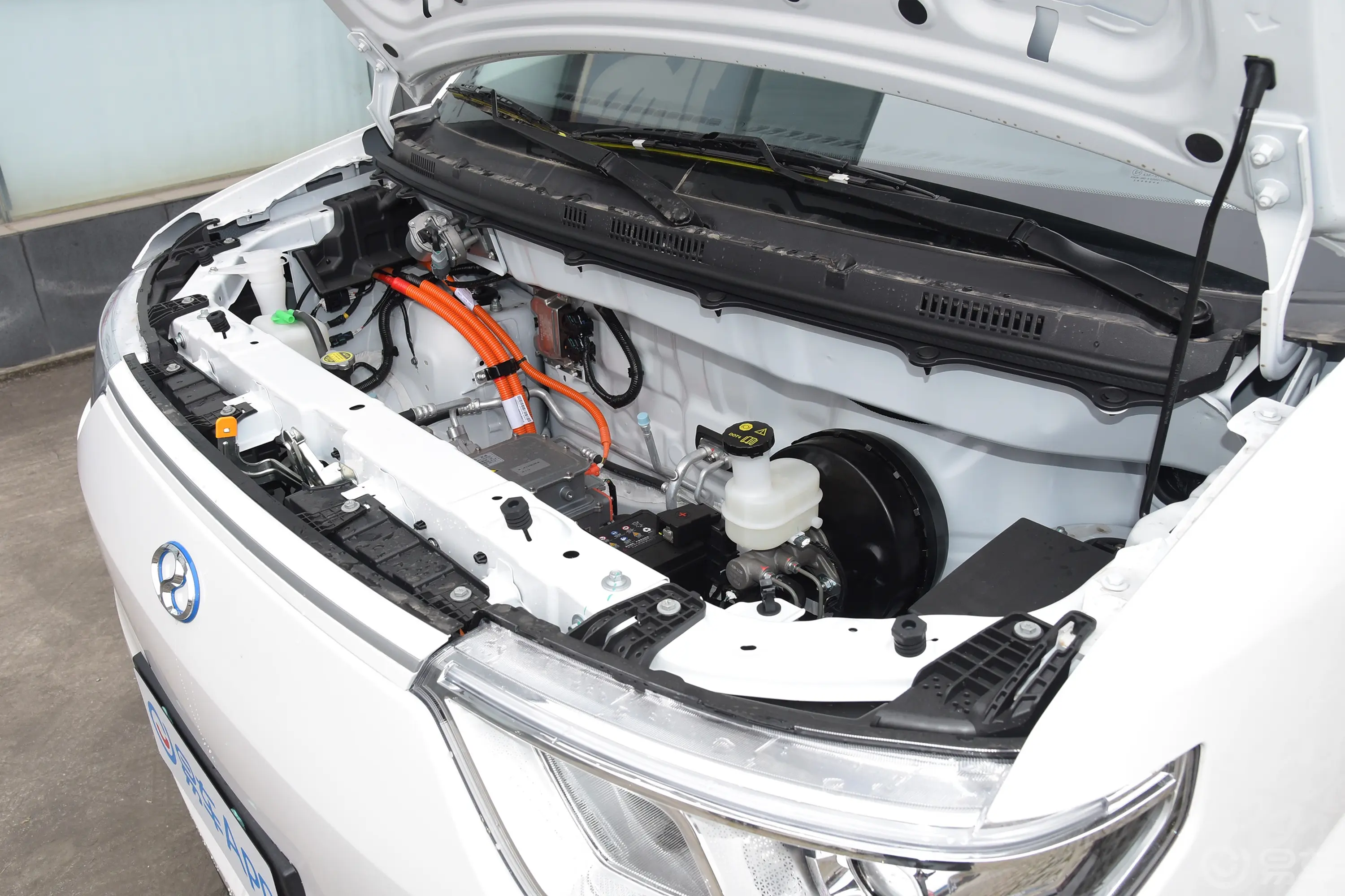 瑞驰新能源EC75252km 标准版先锋型II 41.86kWh动力底盘