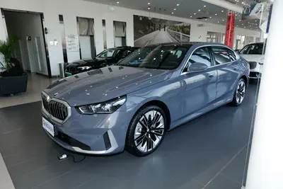 2024款 宝马5系 530Li 尊享型 豪华套装外观