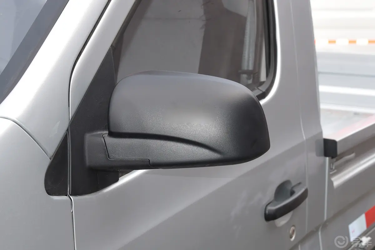长安星卡1.5L 单排2.8米载货汽车舒适型空调主驾驶后视镜背面