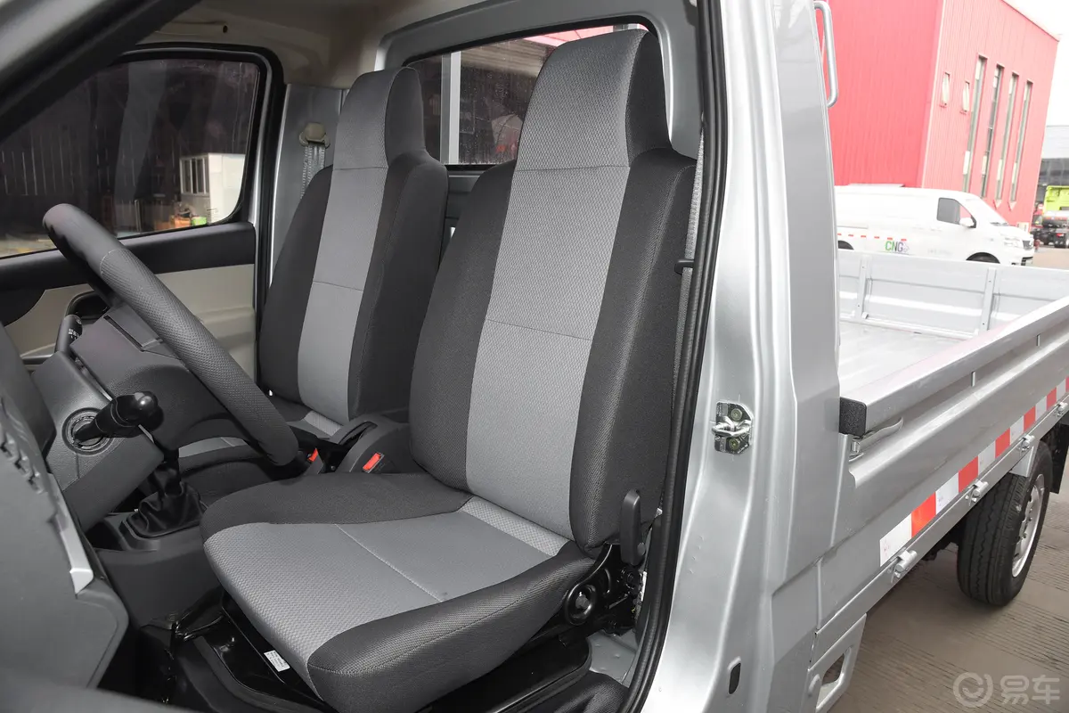 长安星卡1.5L 单排2.8米载货汽车舒适型空调驾驶员座椅